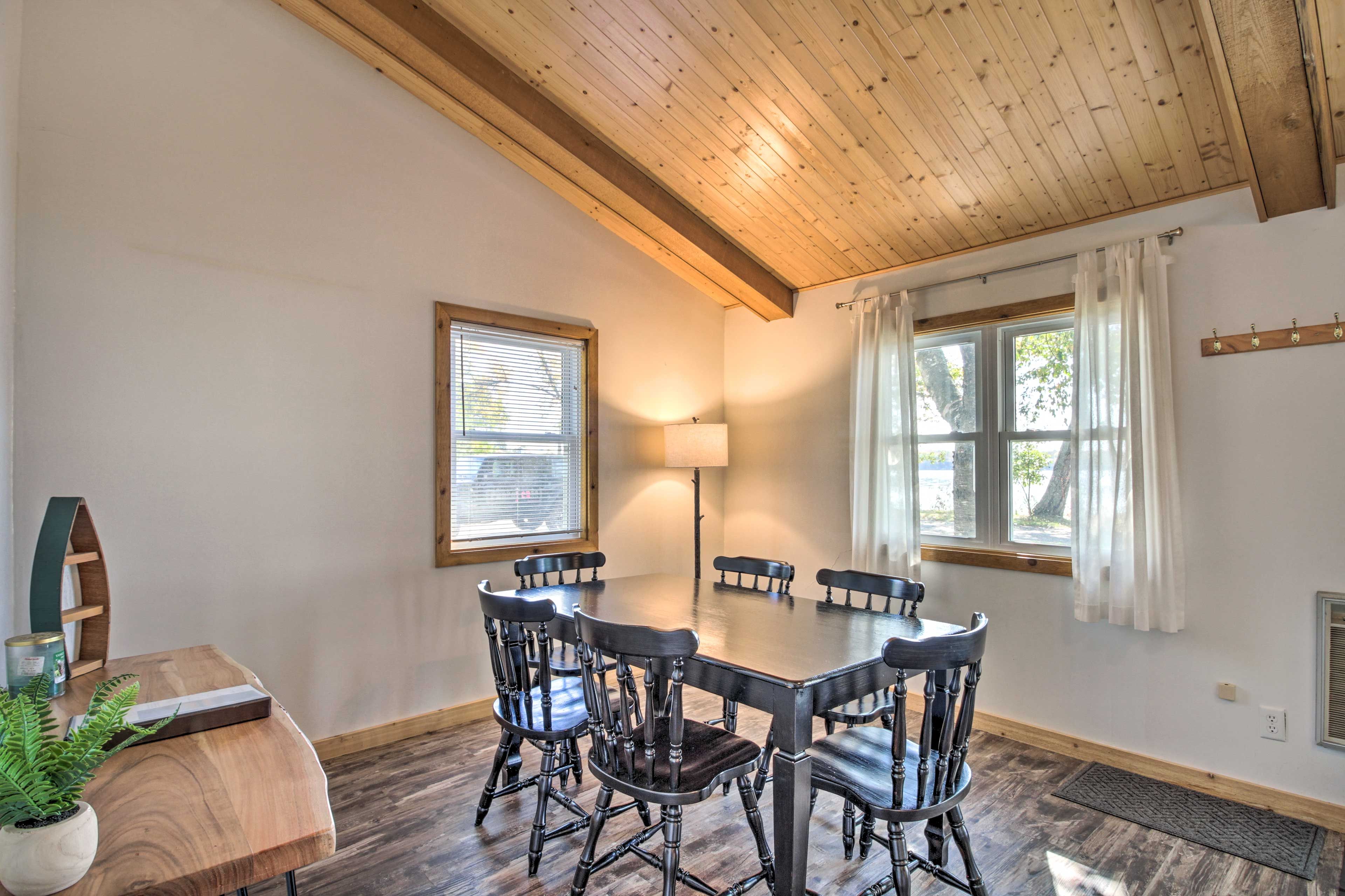 Dining Area | Dishware & Flatware