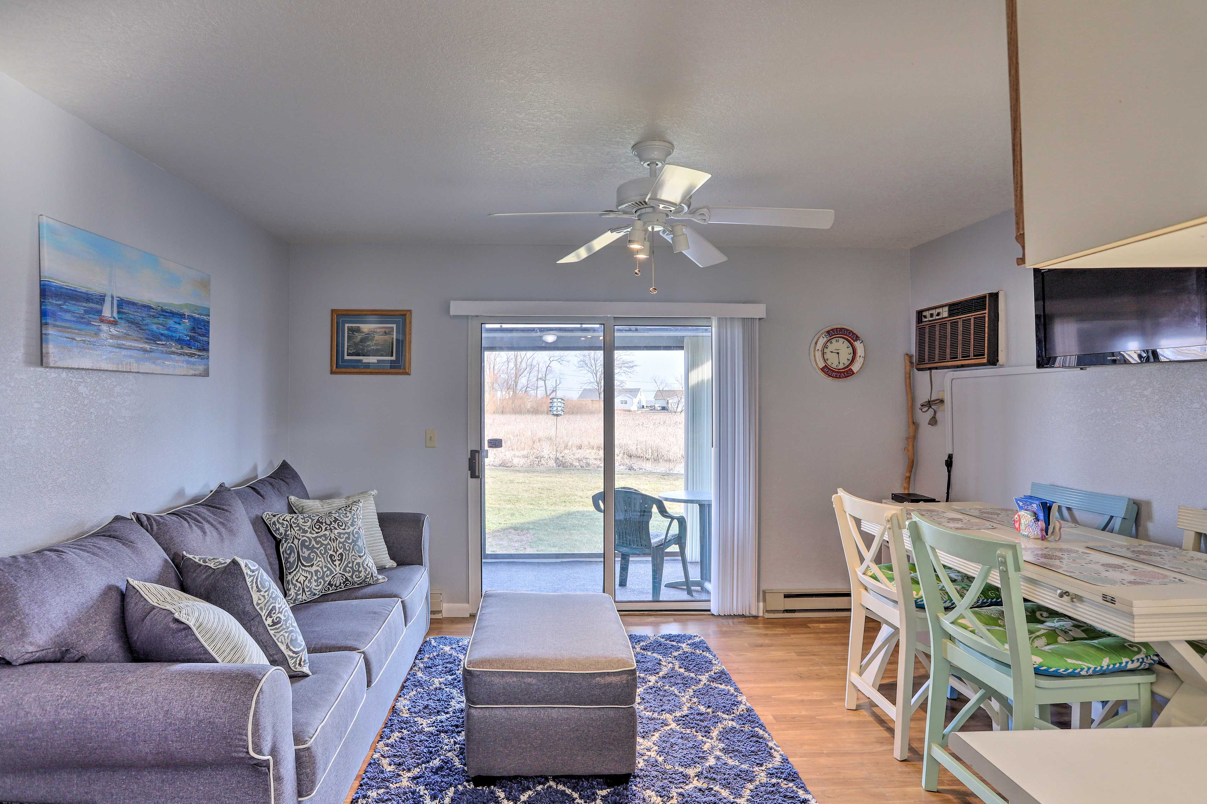 Living Room | Cable/Satellite TV