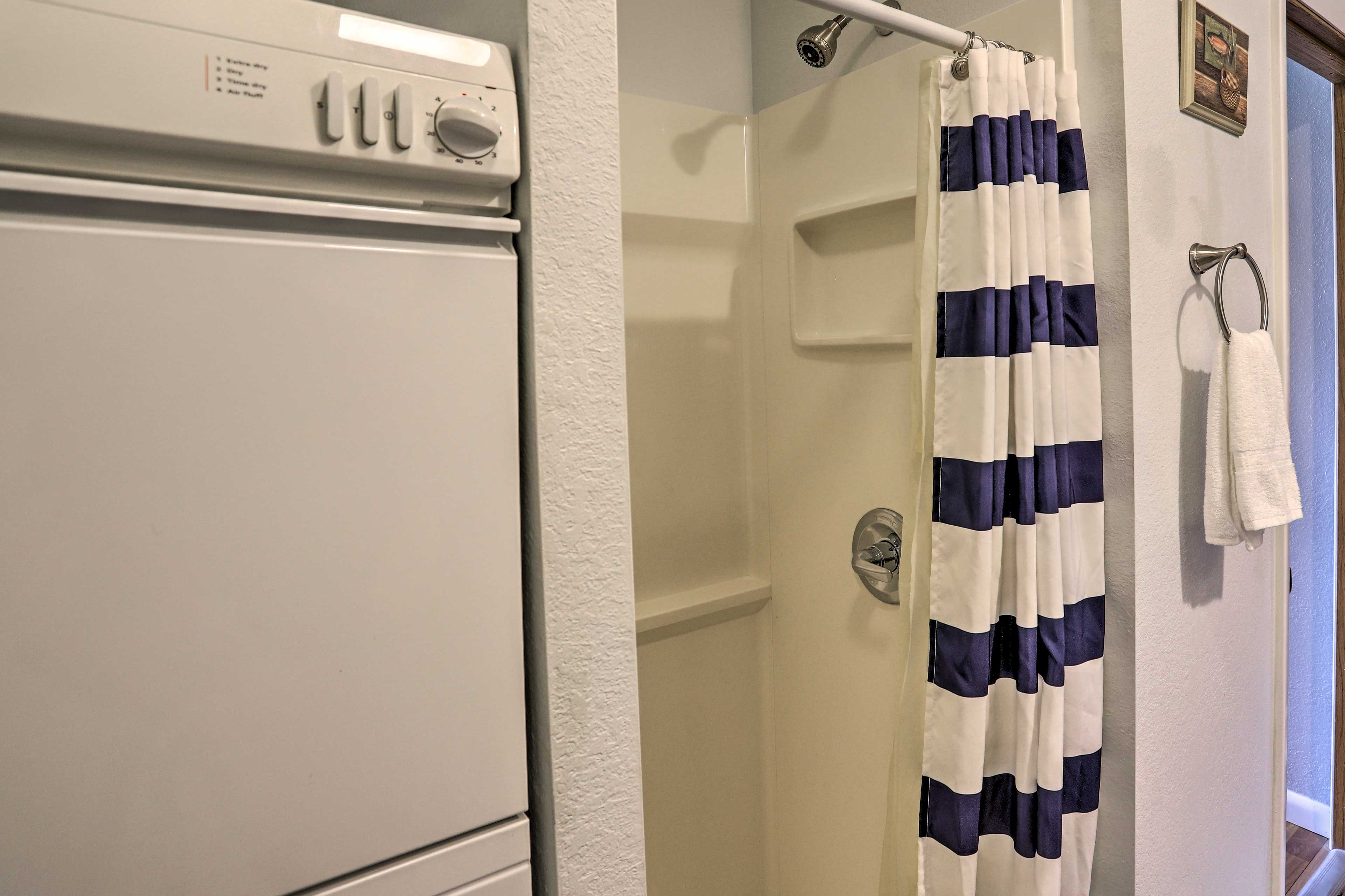 En-Suite Bathroom | Washer/Dryer | Cleaning Essentials