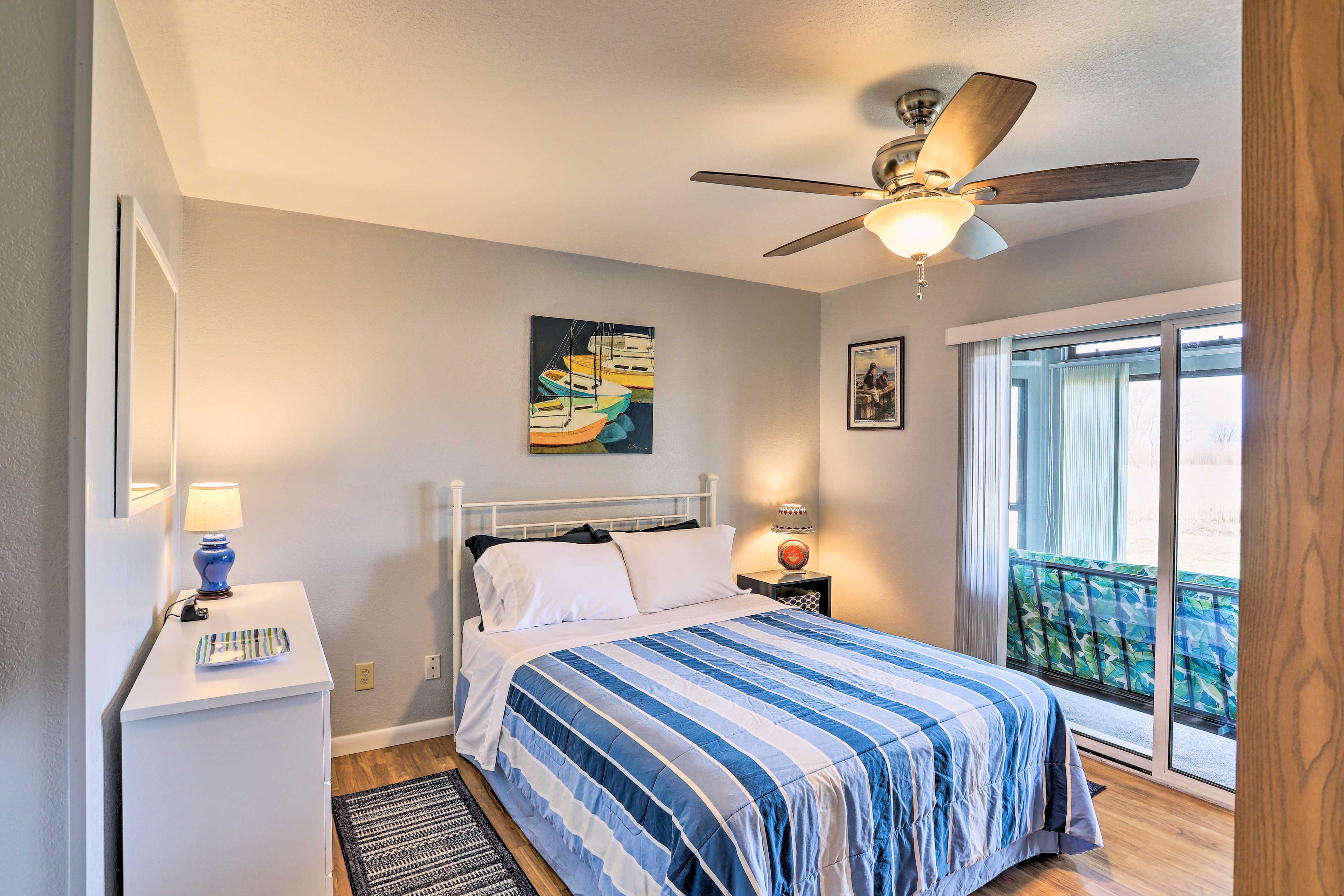 Bedroom | Queen Bed