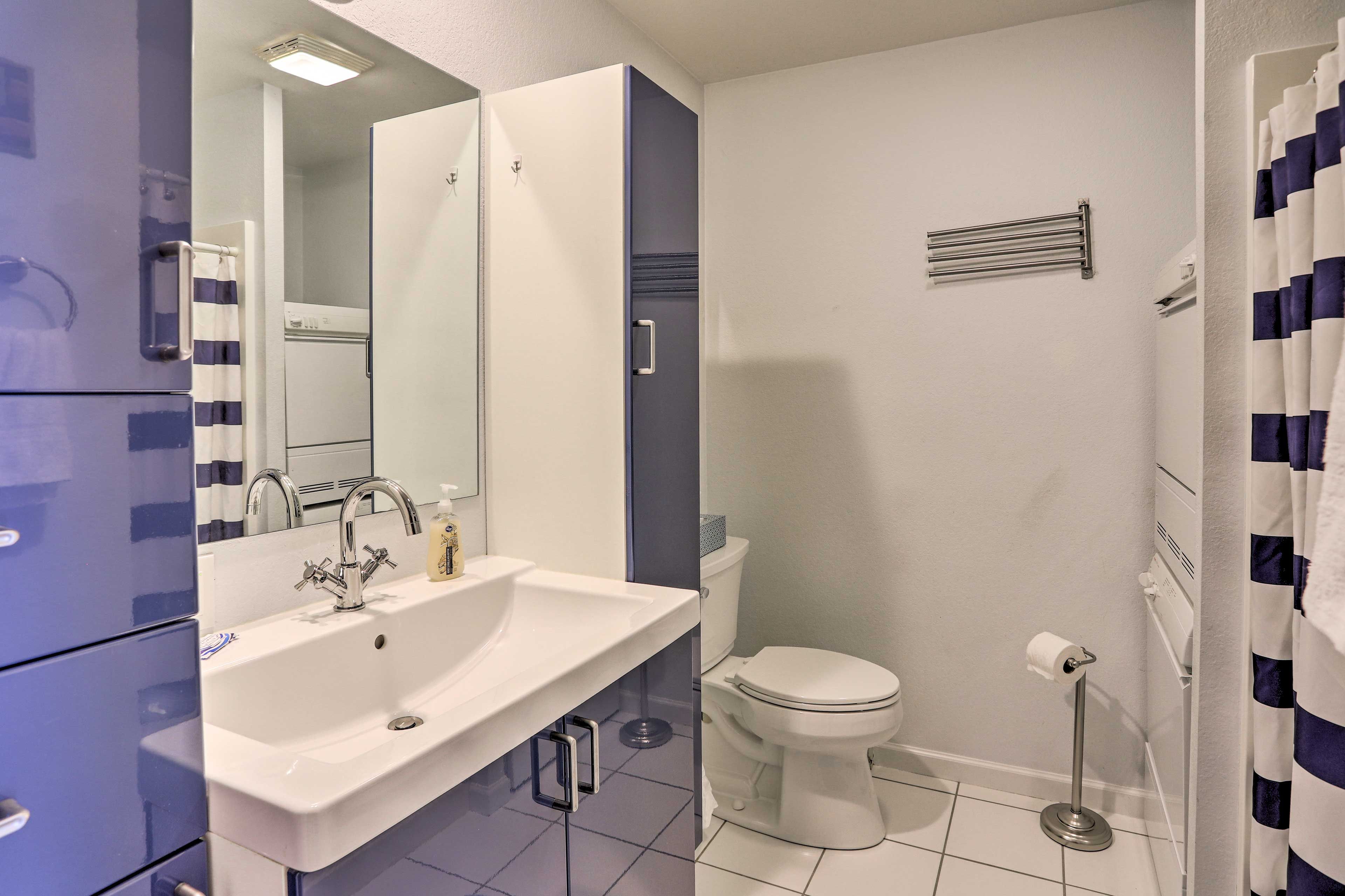 En-Suite Bathroom | Complimentary Toiletries