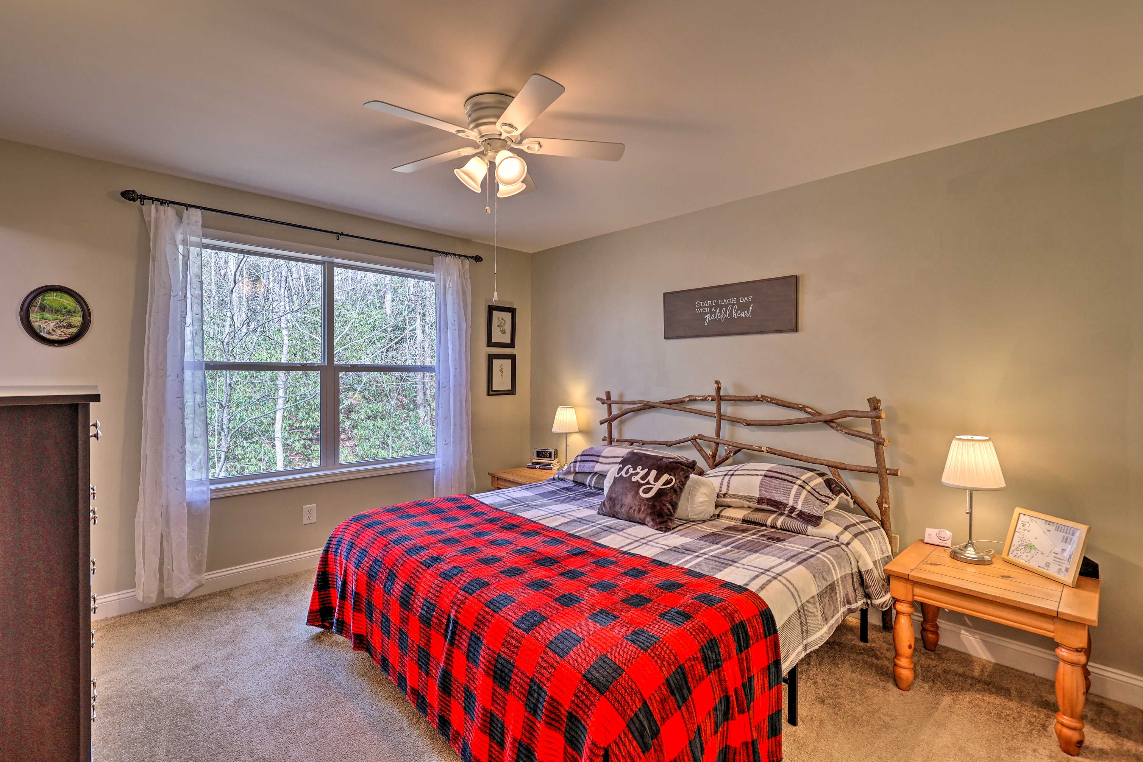 Bedroom 1 | King Bed | En-Suite Bathroom
