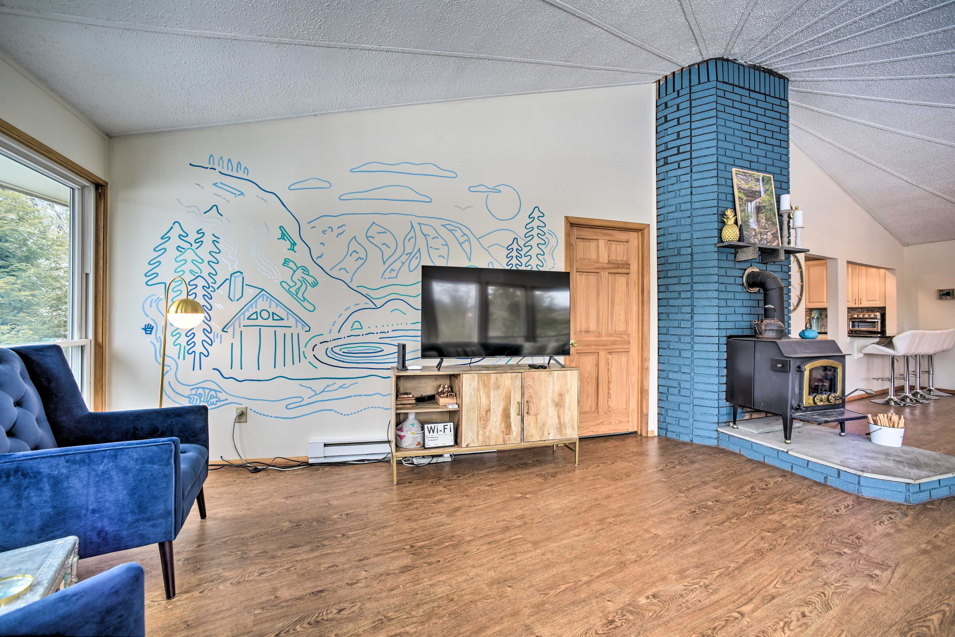 Living Room | Additional Accommodations Available On-Site