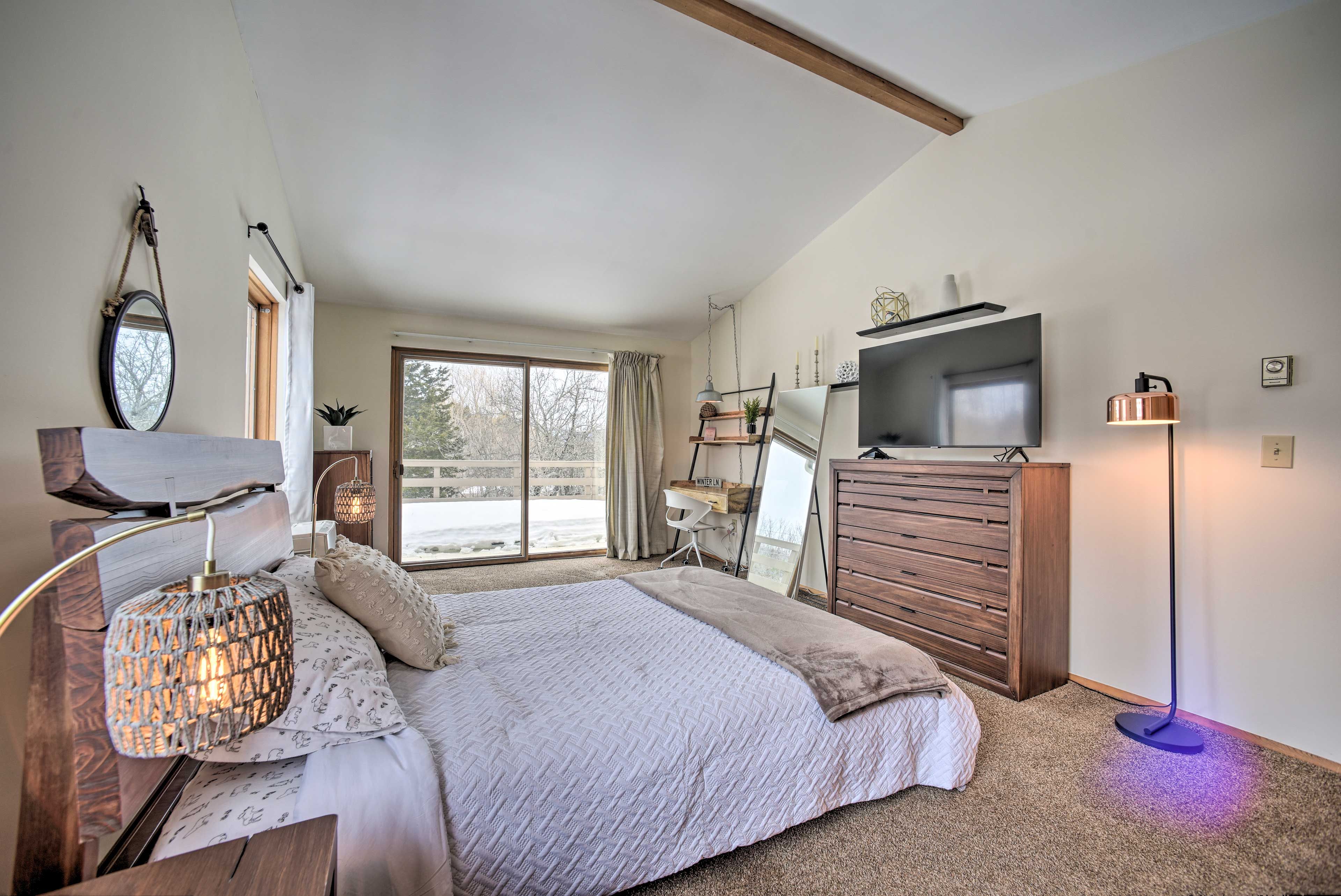 Bedroom 2 | Smart TV w/ Cable | Laptop-Friendly Workspace