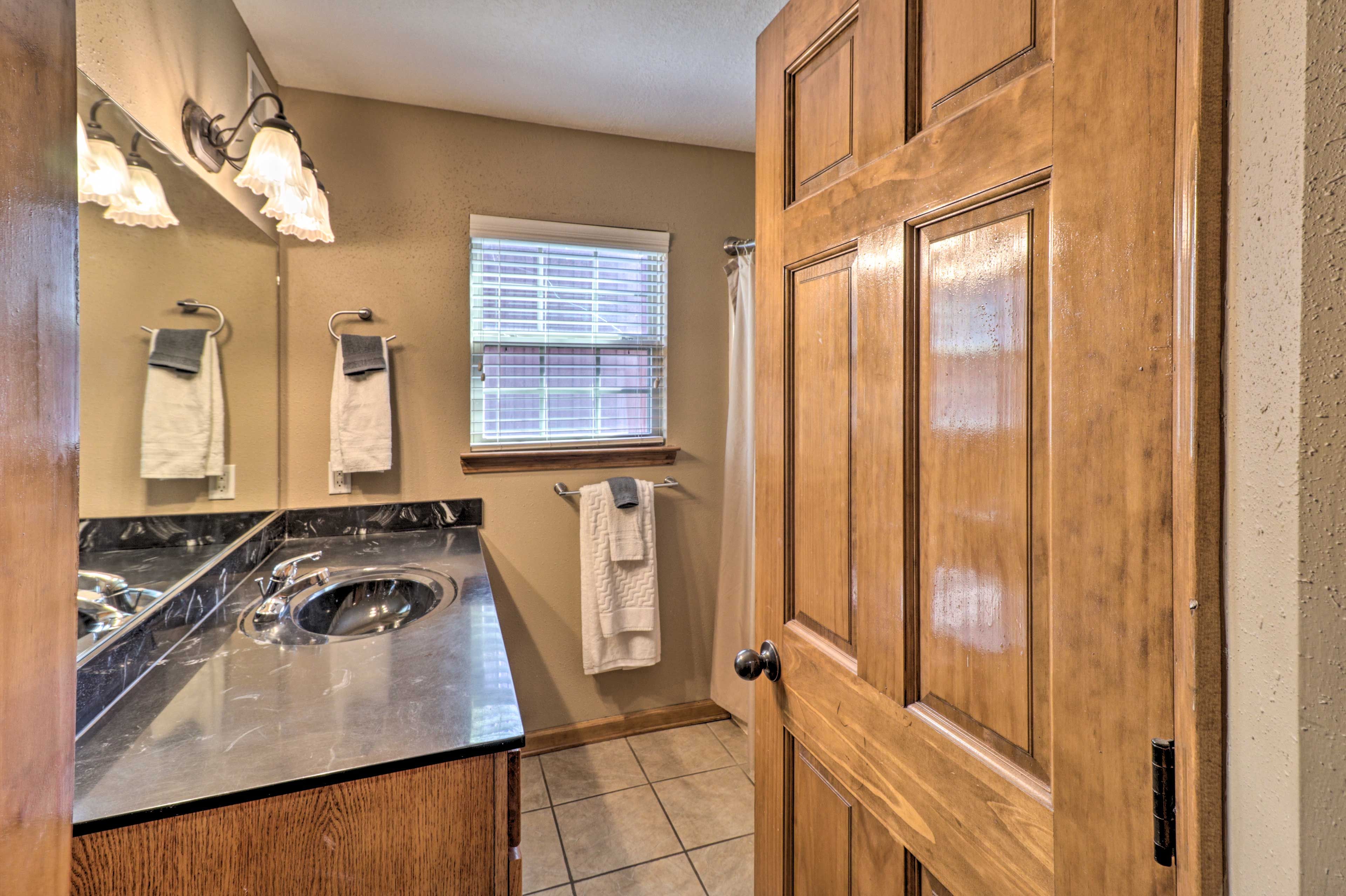 Full Bathroom | Main Floor