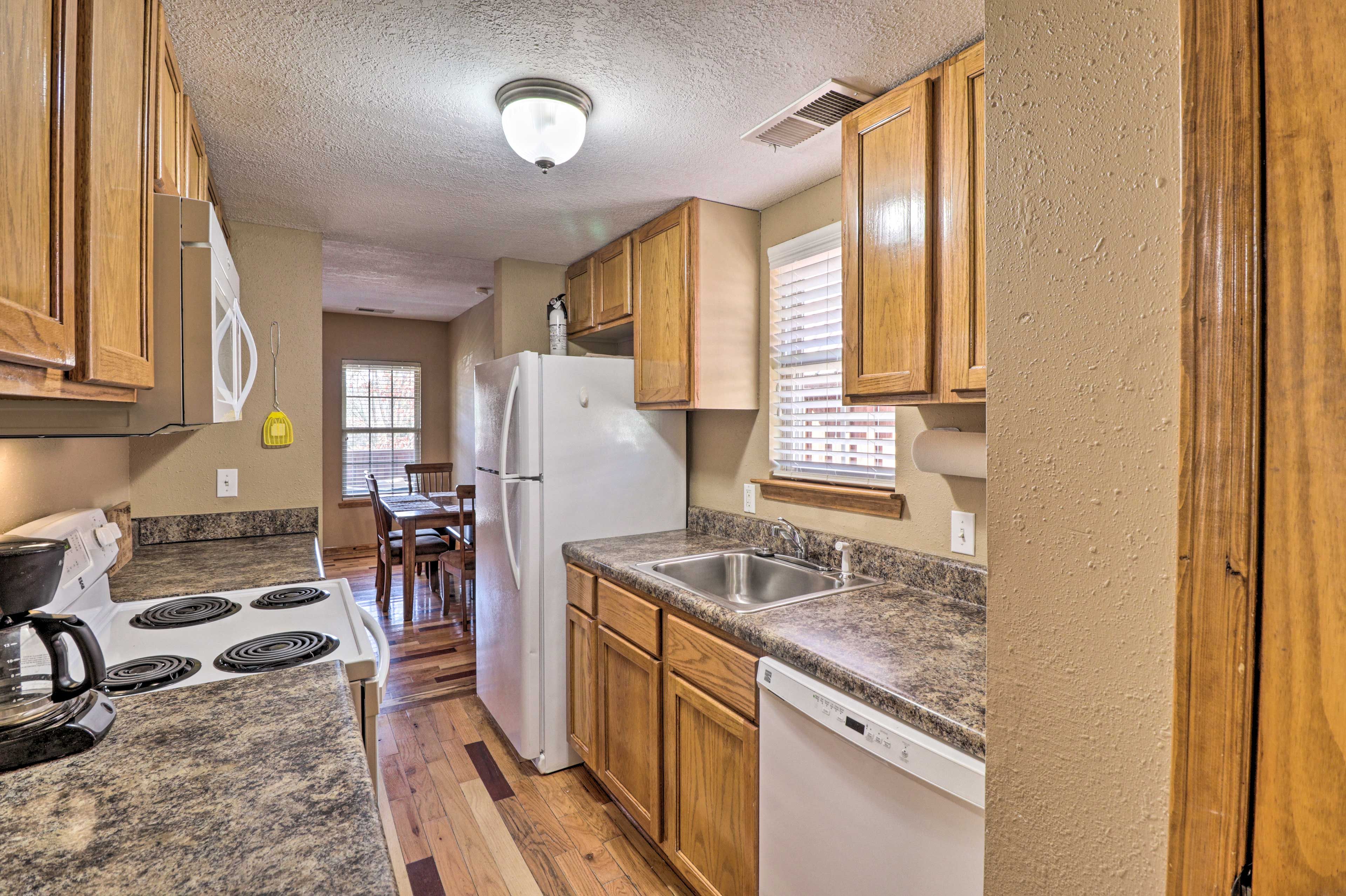 Kitchen | Trash Bags & Paper Towels Provided