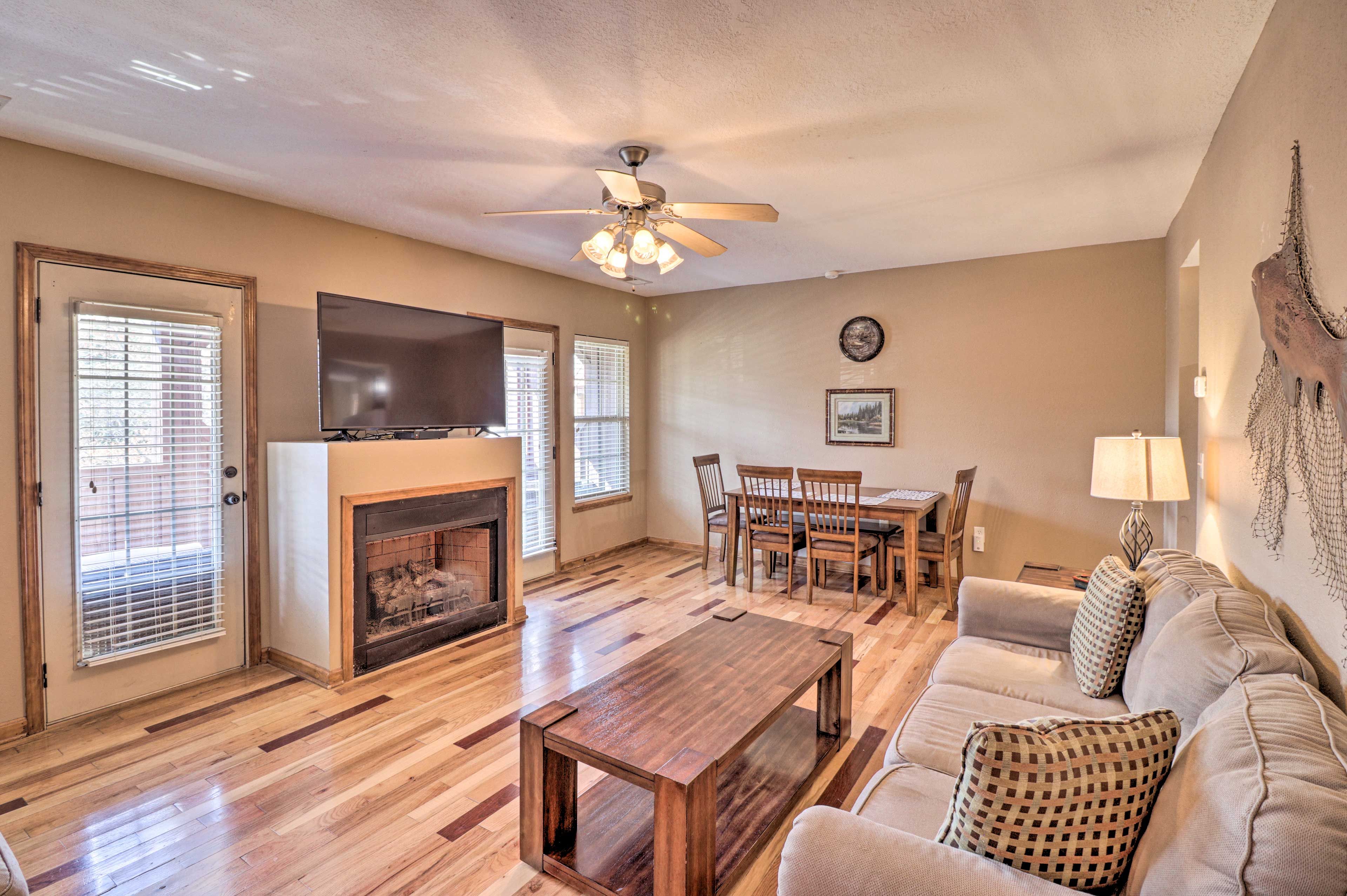 Living Room | Air Conditioning & Central Heat | Decorative Fireplace