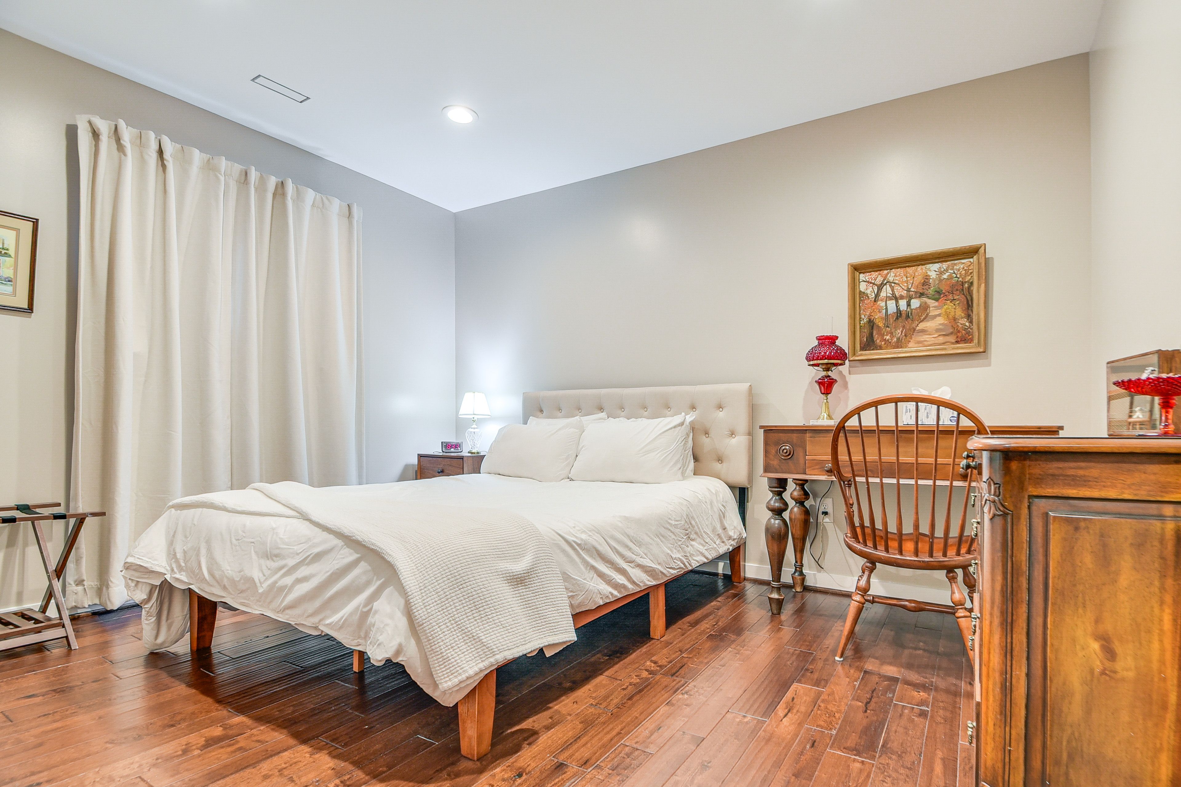 Bedroom 2 | Queen Bed