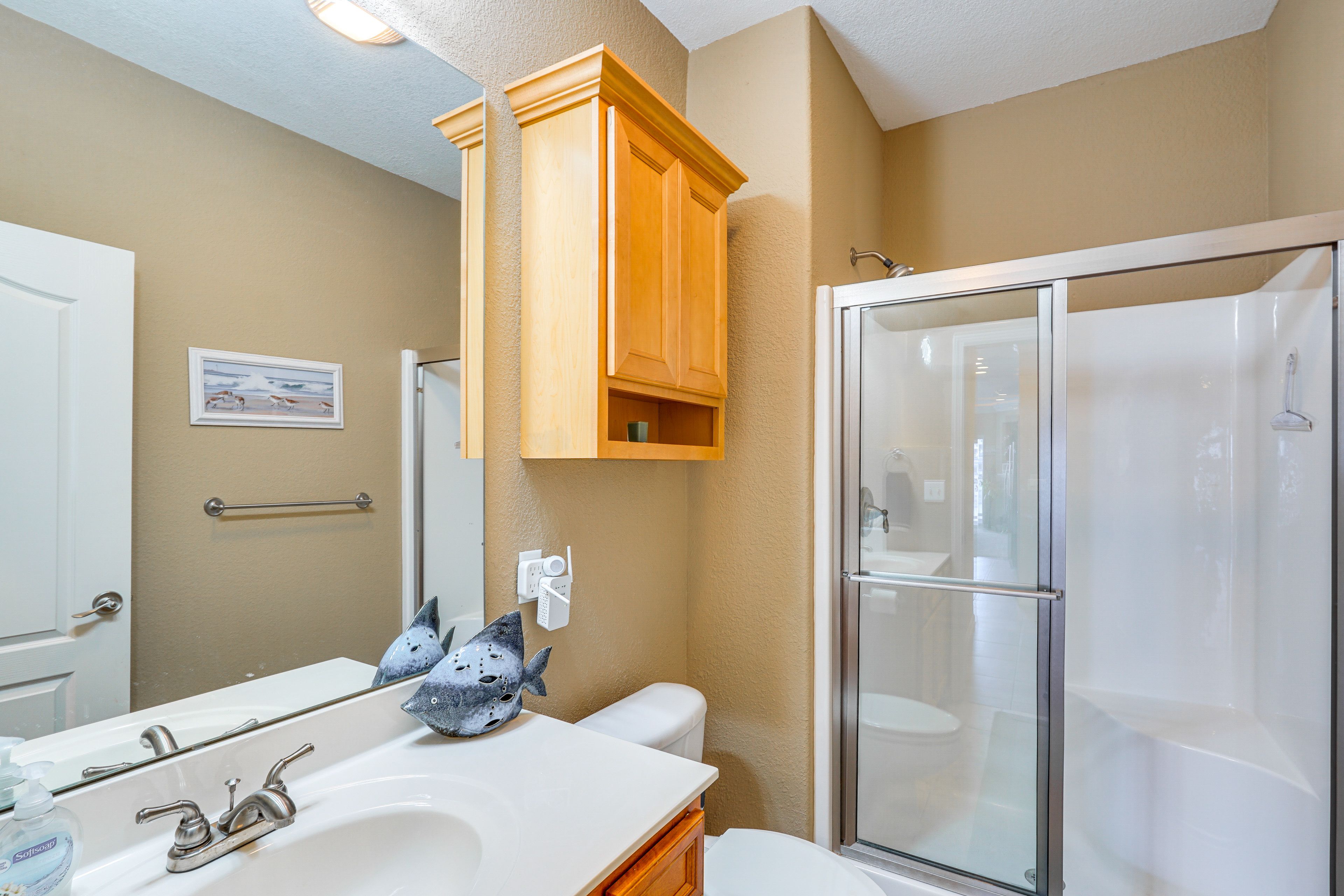 Full Bathroom | Towels Provided