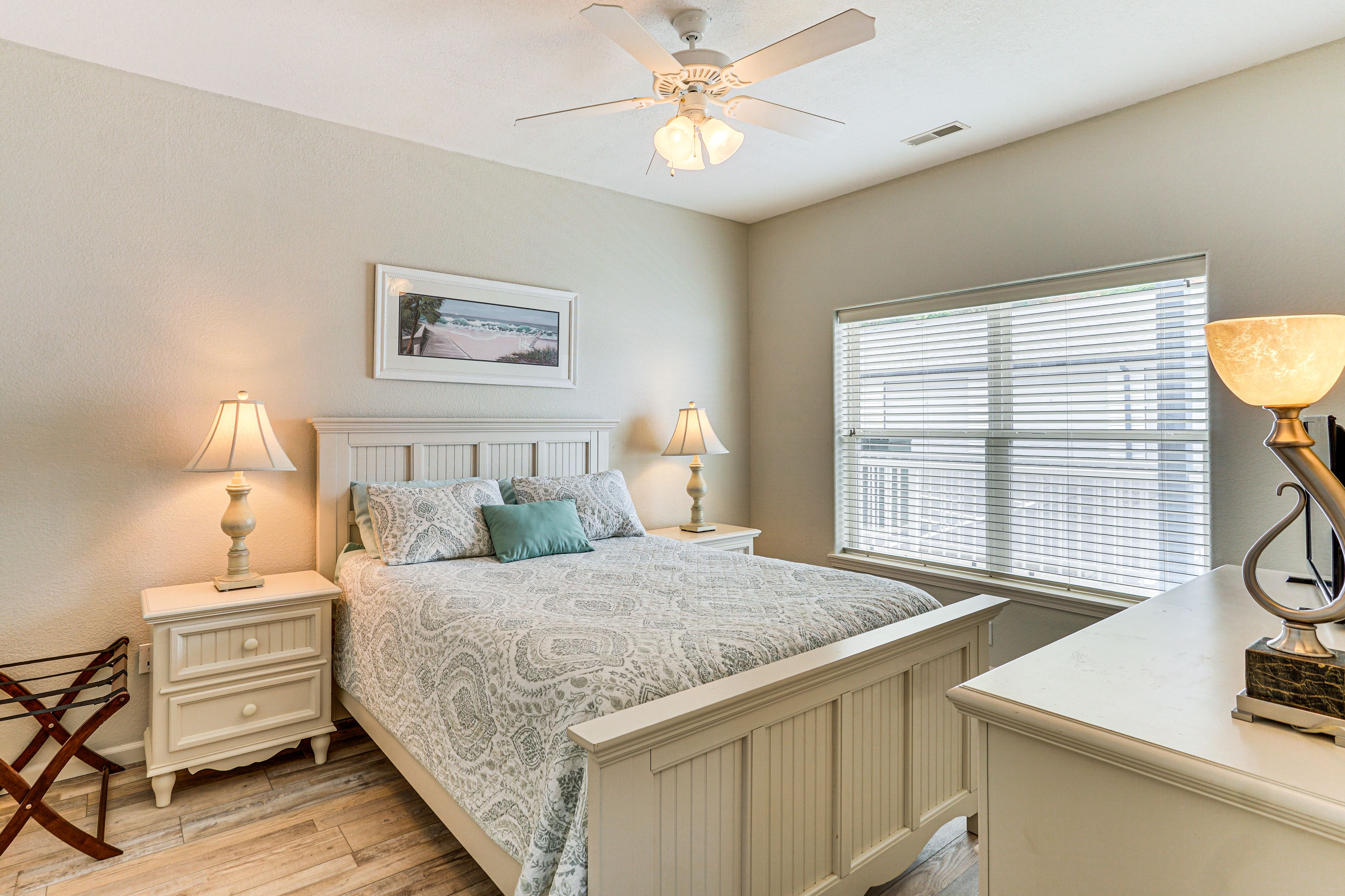 Bedroom 3 | Queen Bed | Smart TV