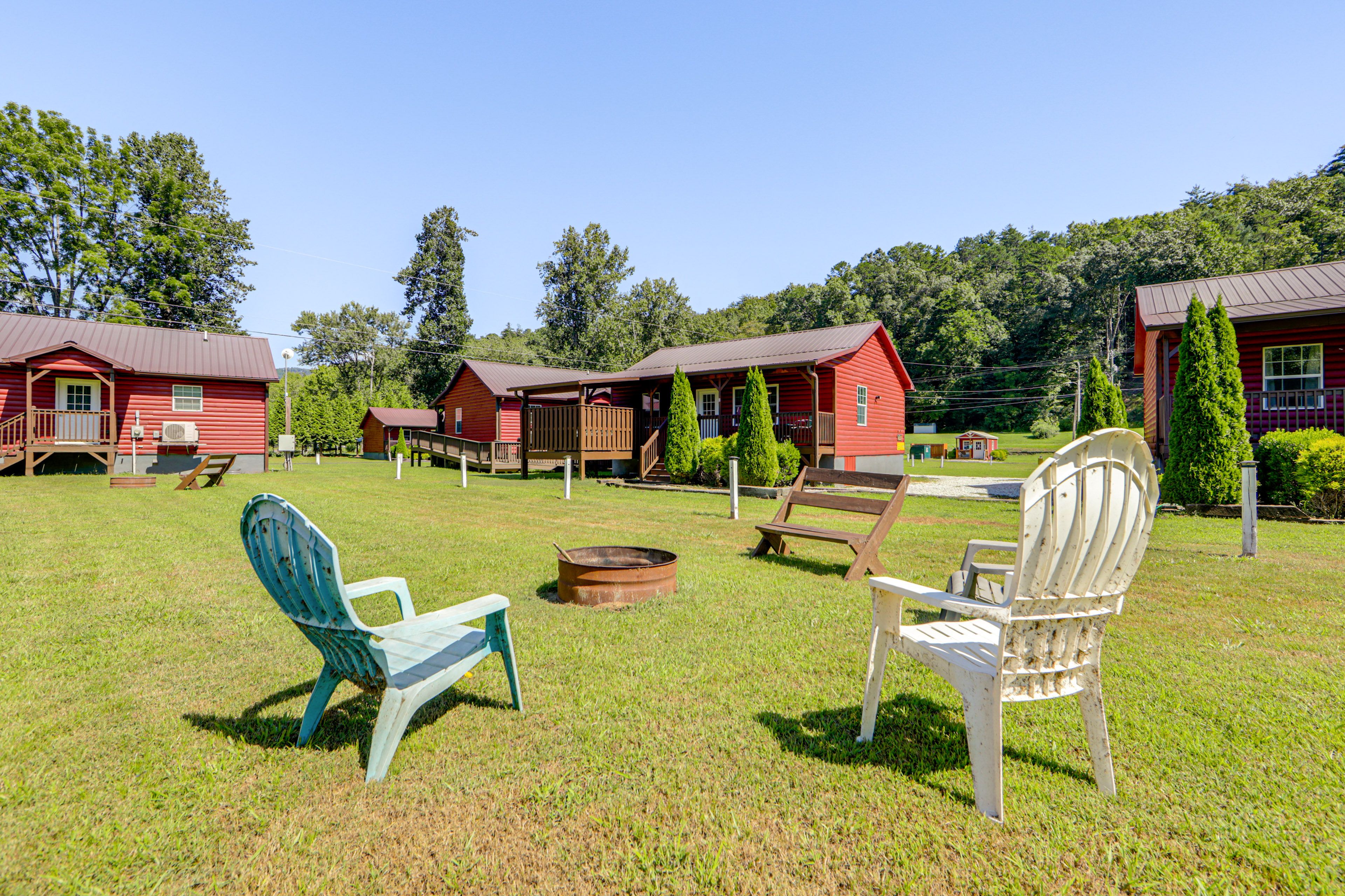 Ela Cabins | Community Amenities | Fire Pit