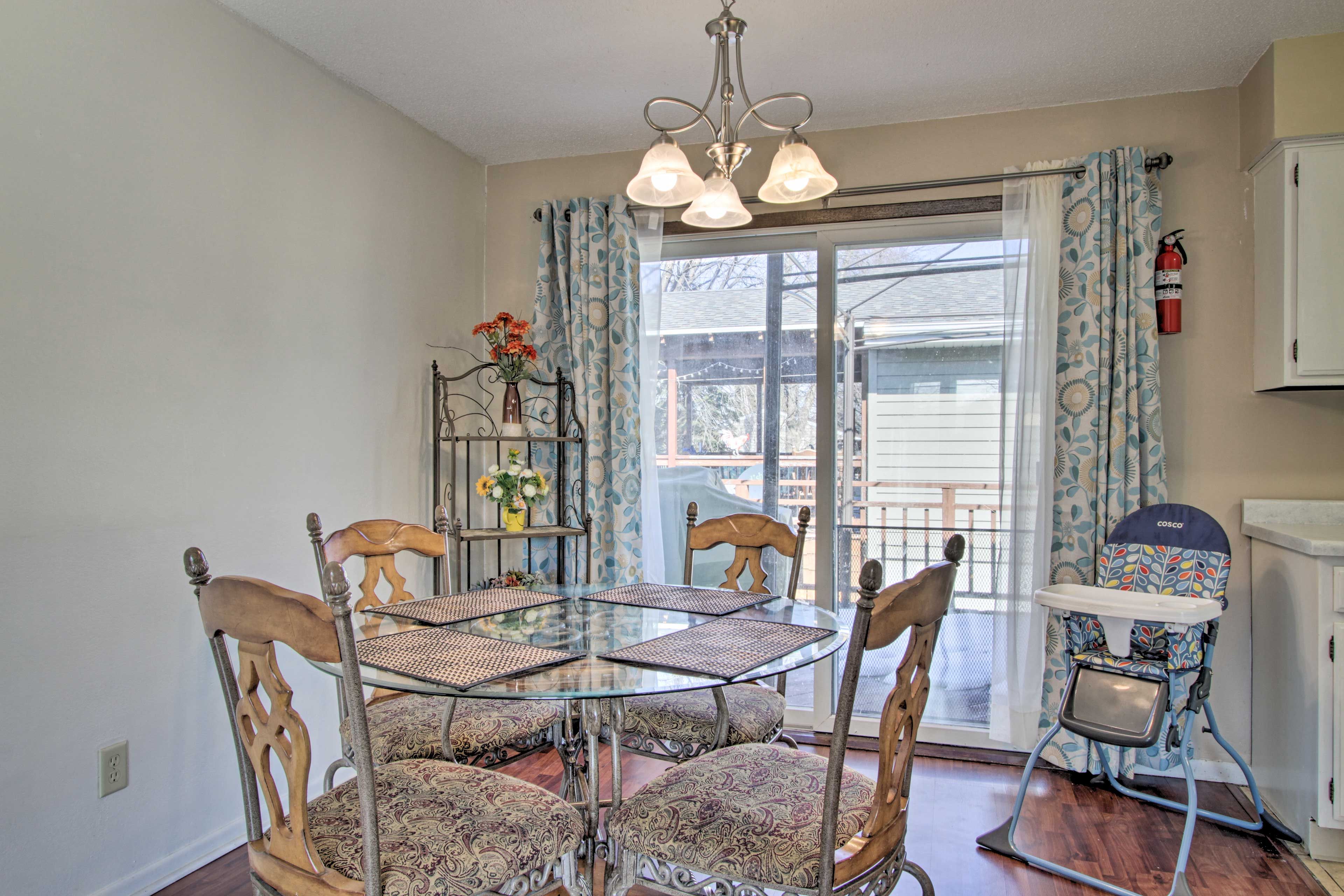 Dining Room | Dishware Provided