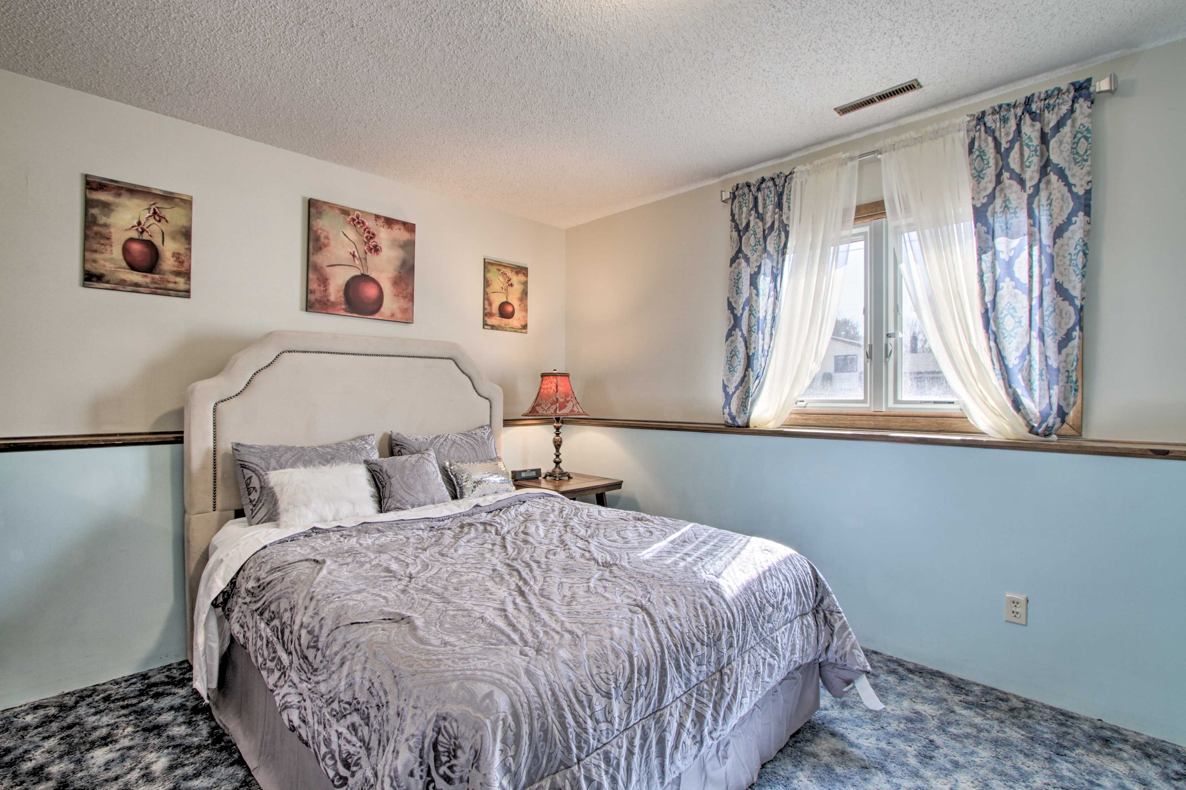 Bedroom 3 | Queen Bed