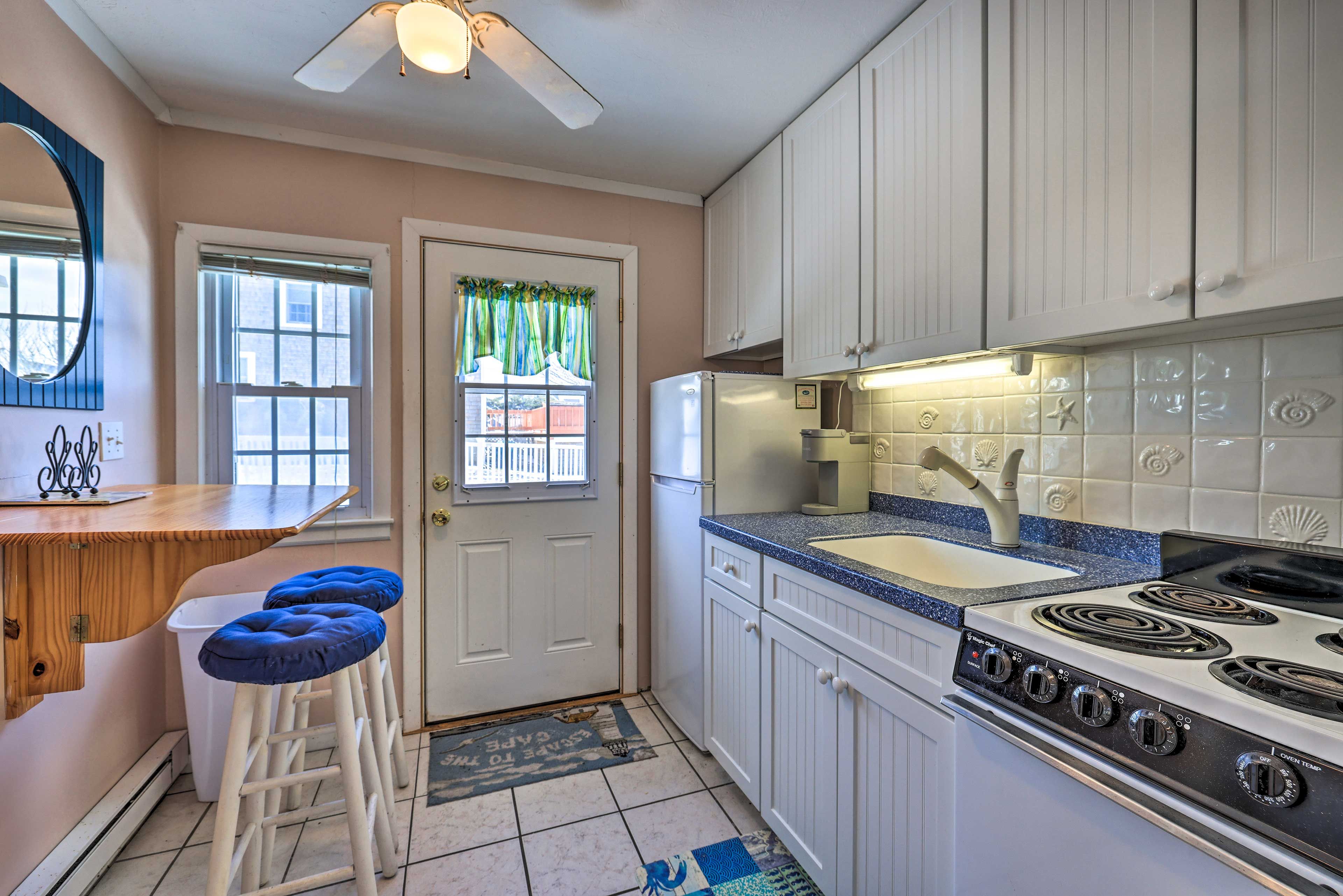 Kitchen | Dishware/Flatware