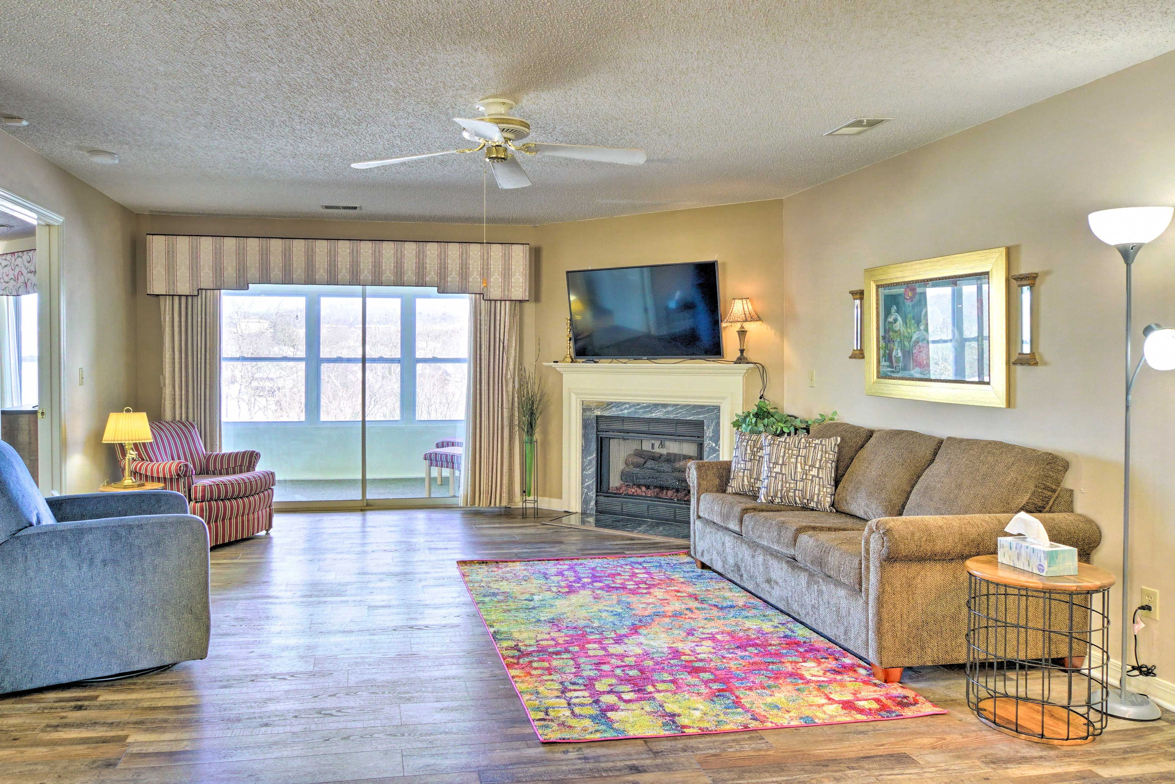Living Room | Gas Fireplace