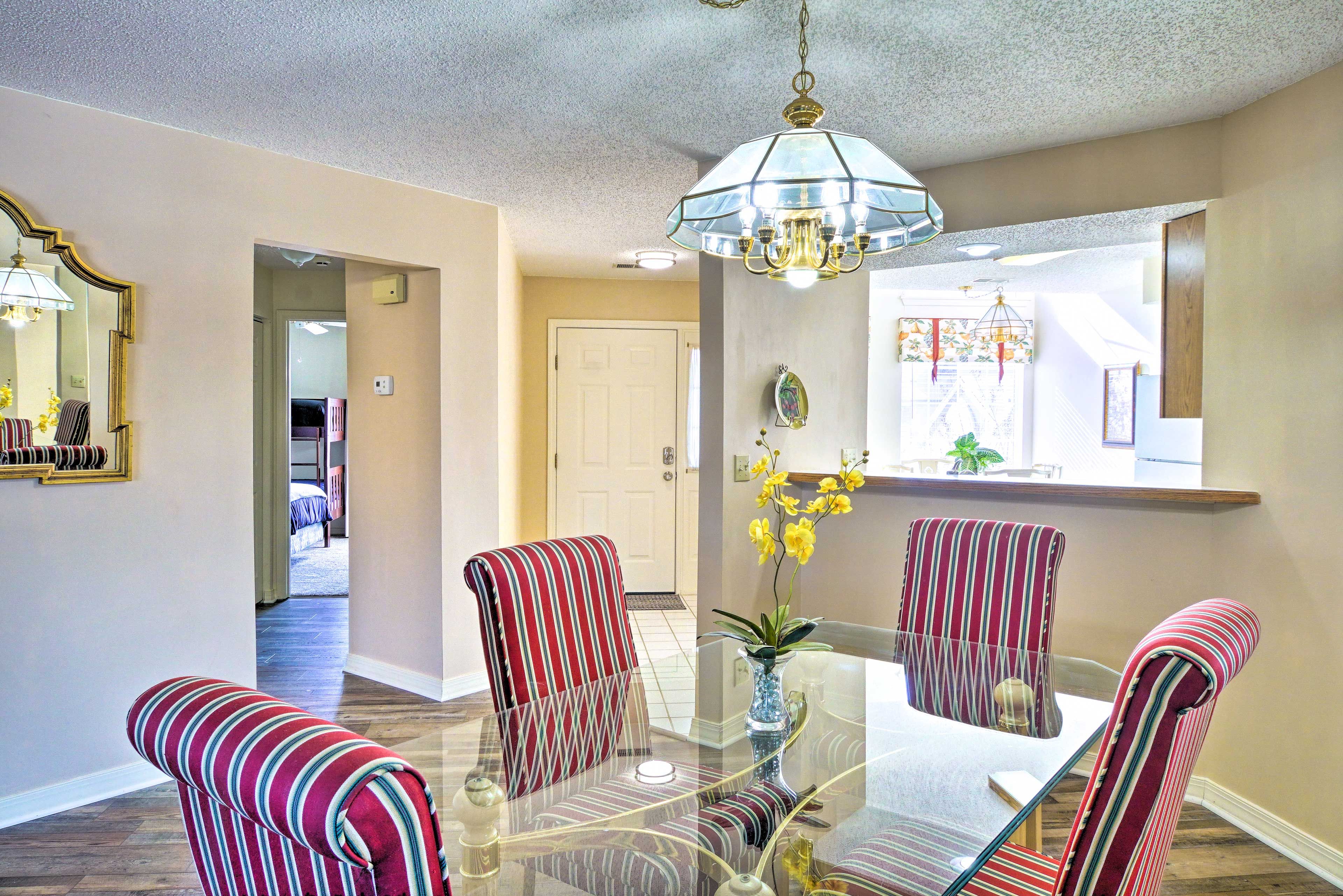 Living Room | Dining Area