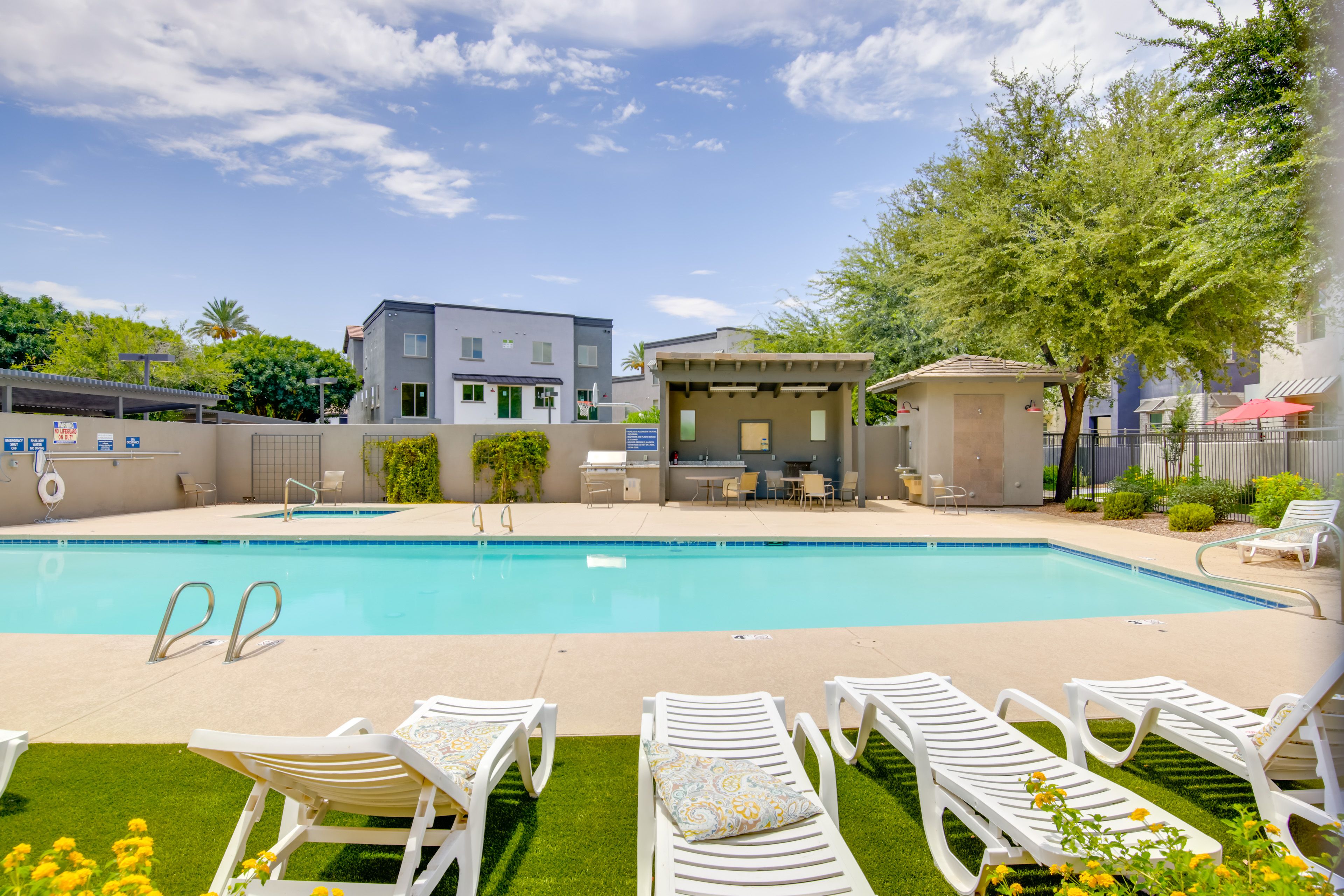 Community Pool | Grills | Outdoor Showers