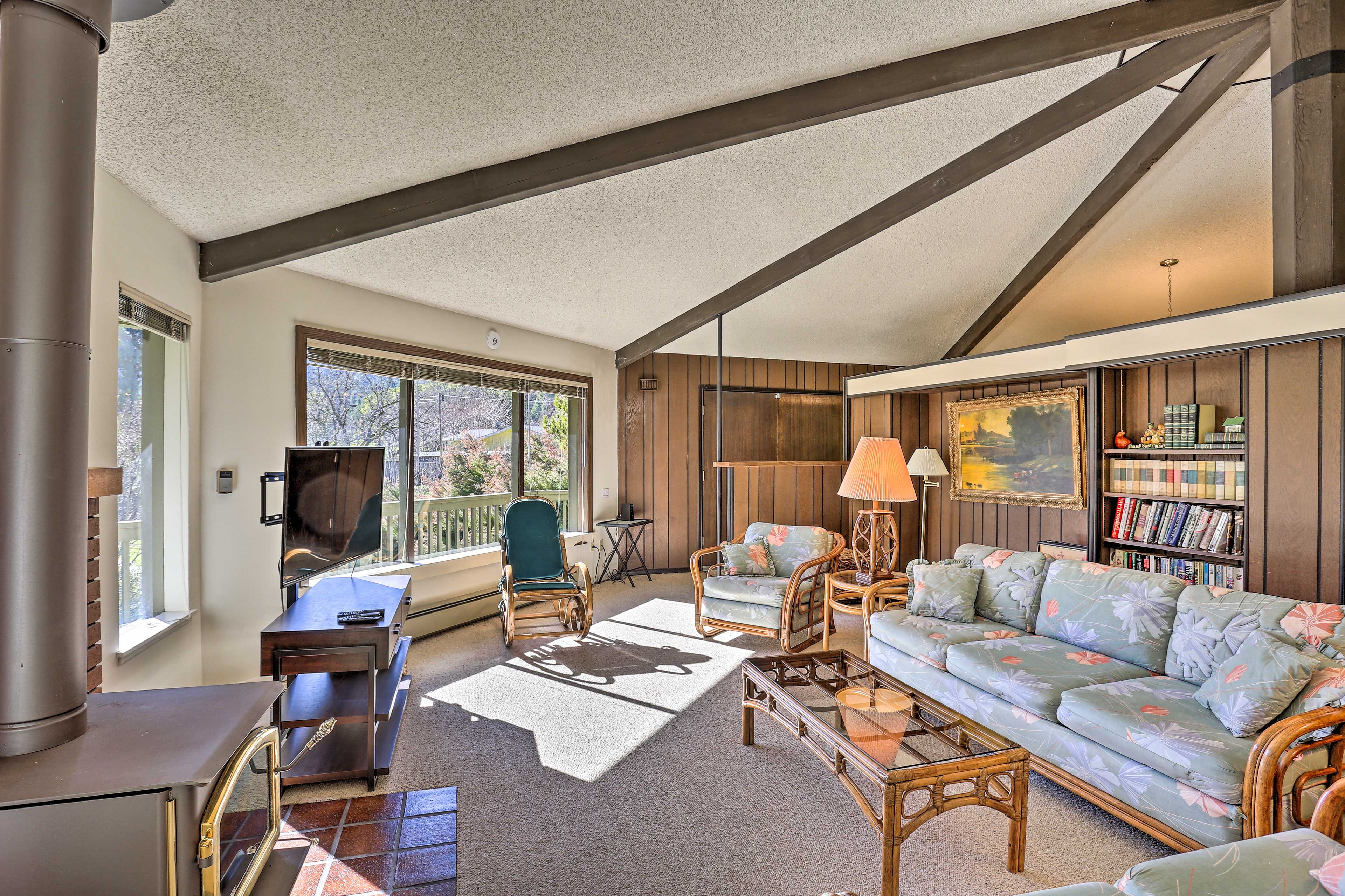 Willow Creek Vacation Rental | 3BR | 2.5BA | 2 Stories