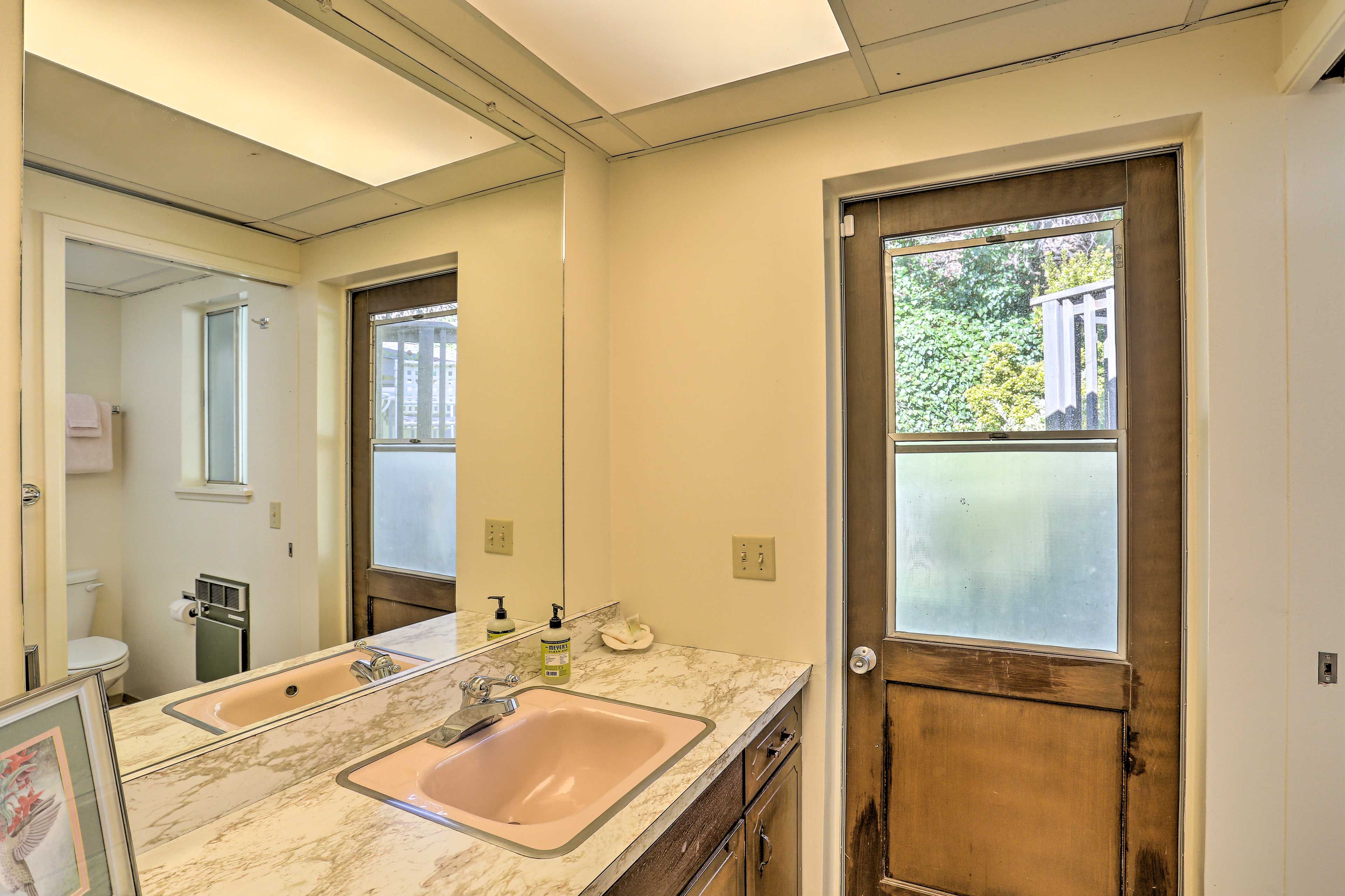 Full Bathroom