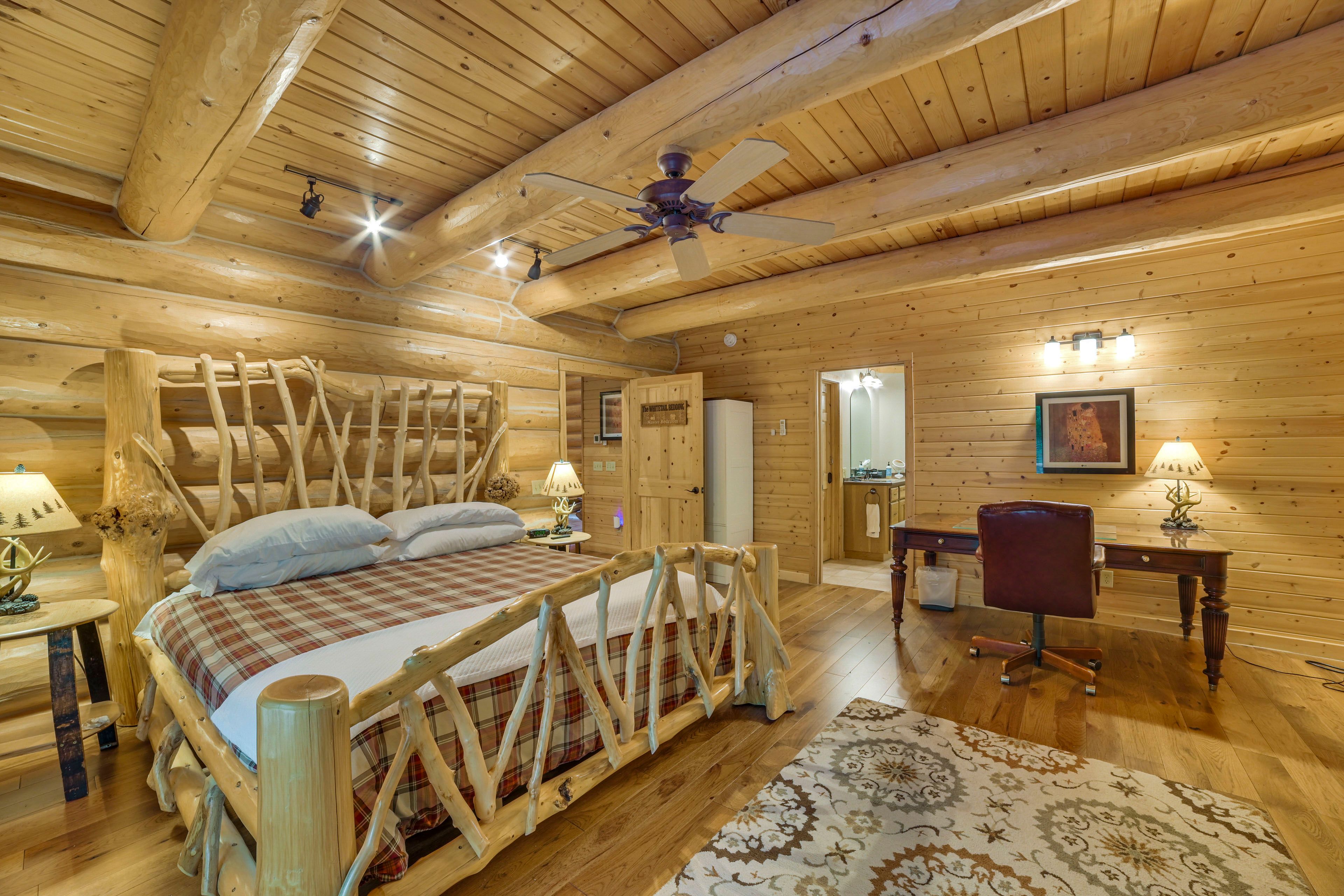 Bedroom 1 | King Bed