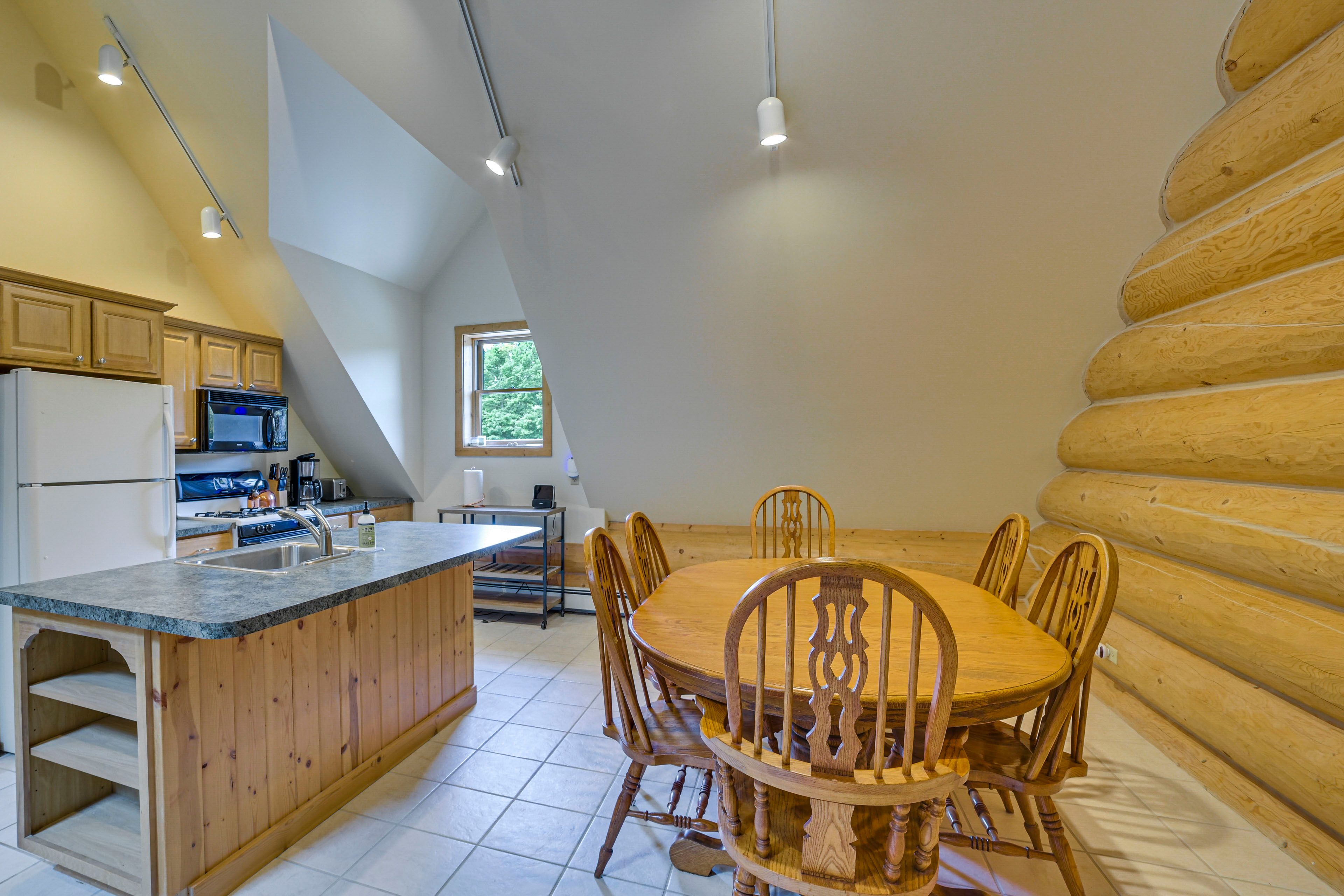 Kitchen 2 | Well-Equipped
