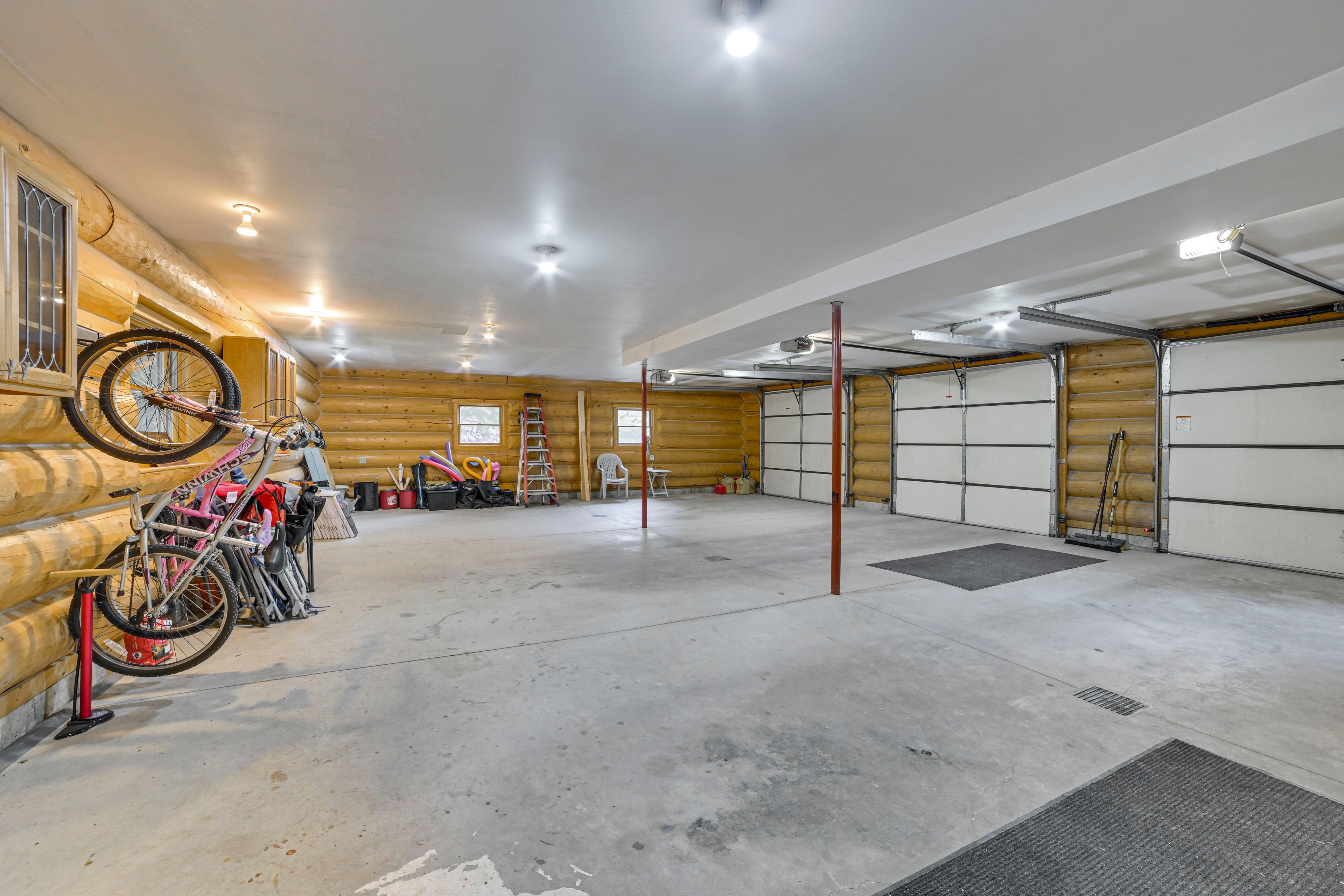 Garage (3 Vehicles)