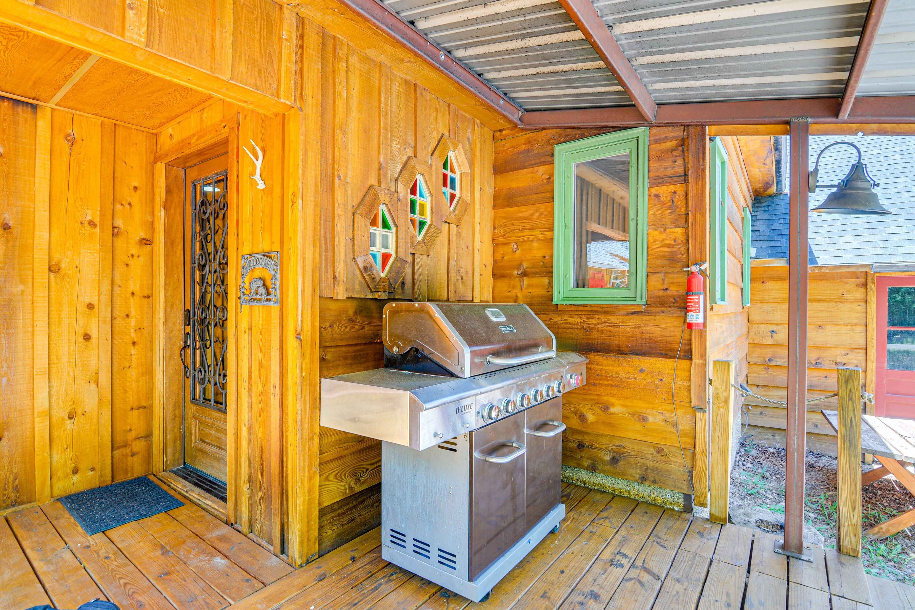 Furnished Deck | Gas Grill | Outdoor Seating & Dining
