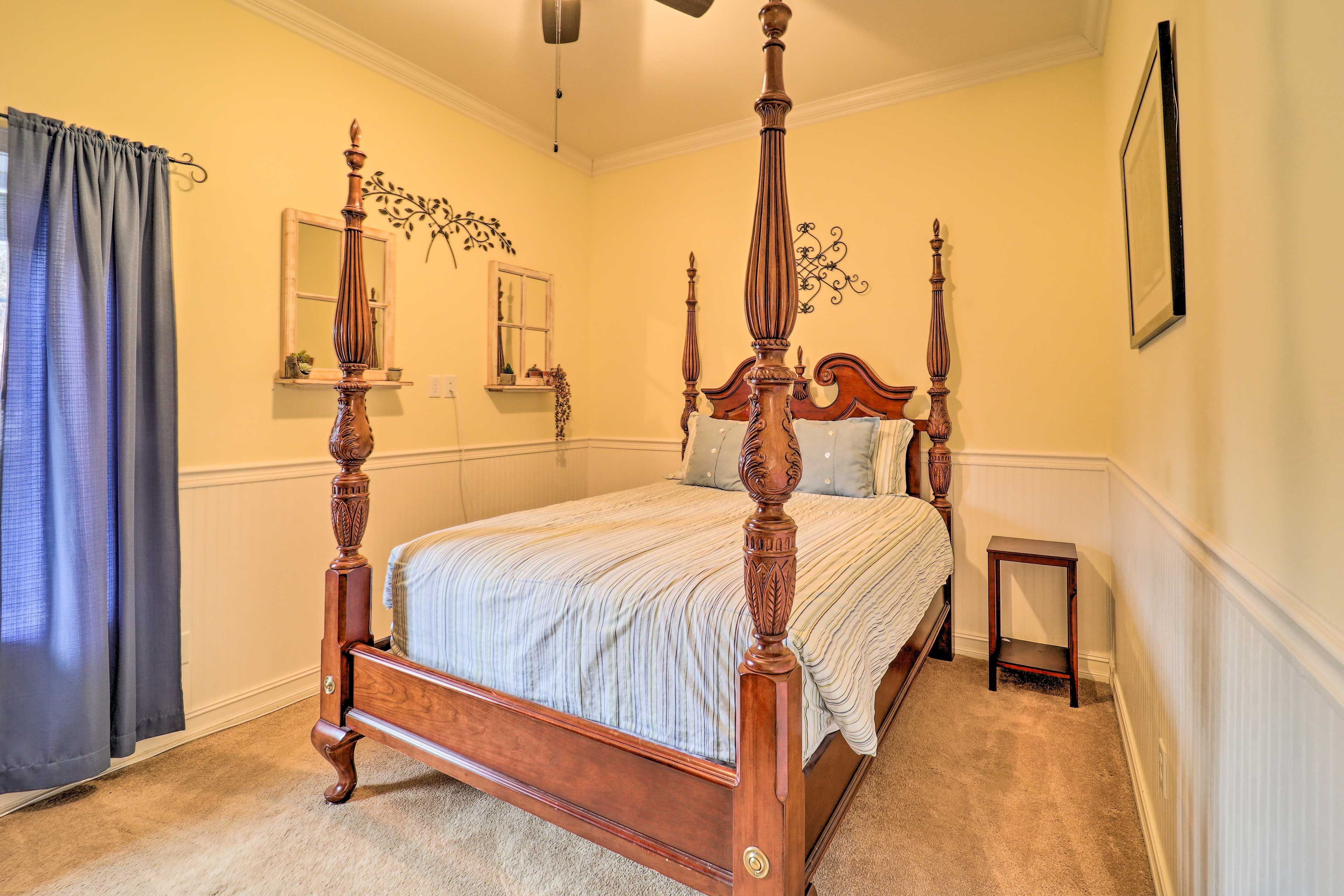 Bedroom 4 | Queen Bed