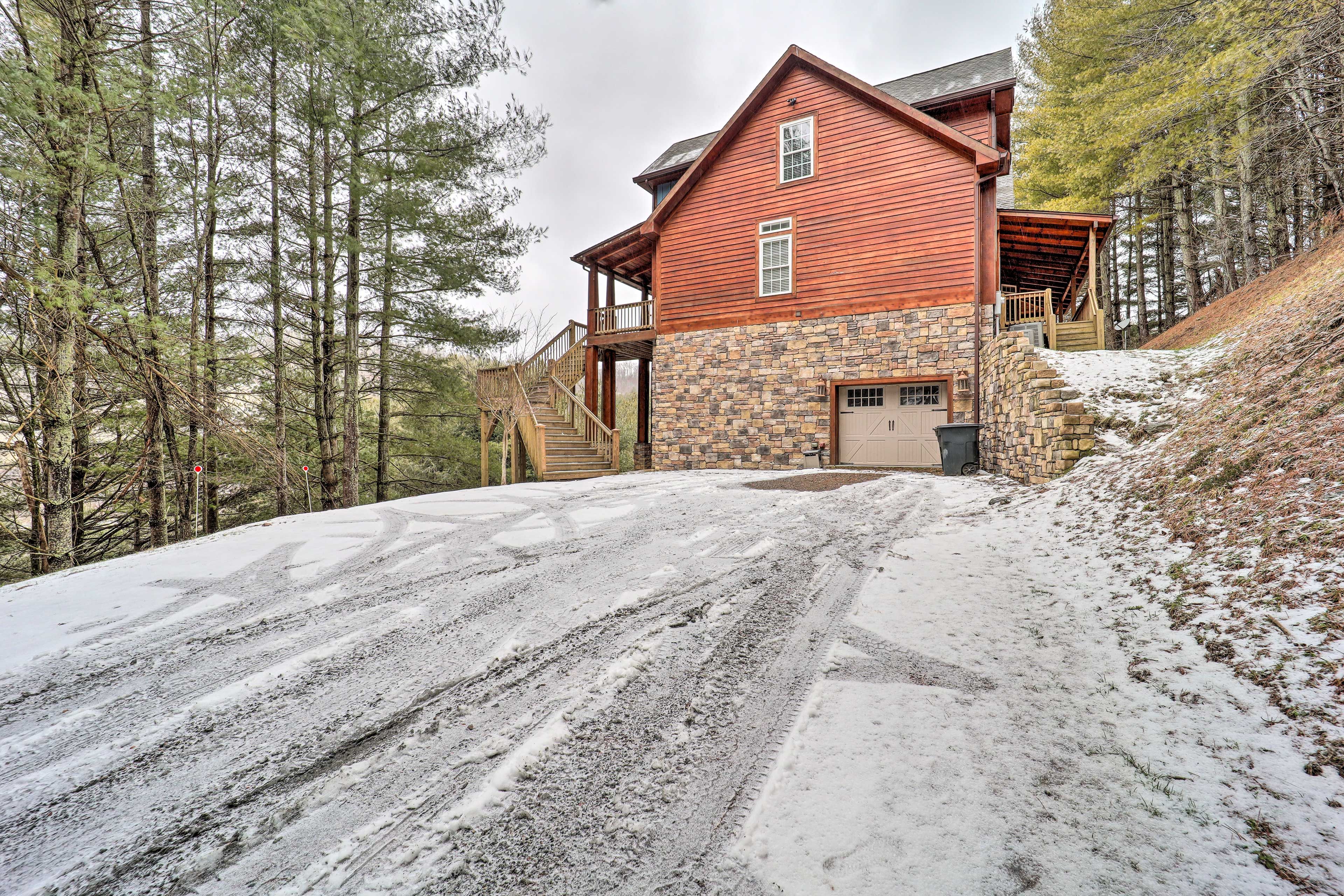 Parking | Heated Garage (1 Vehicle) | Driveway (8 Vehicles)