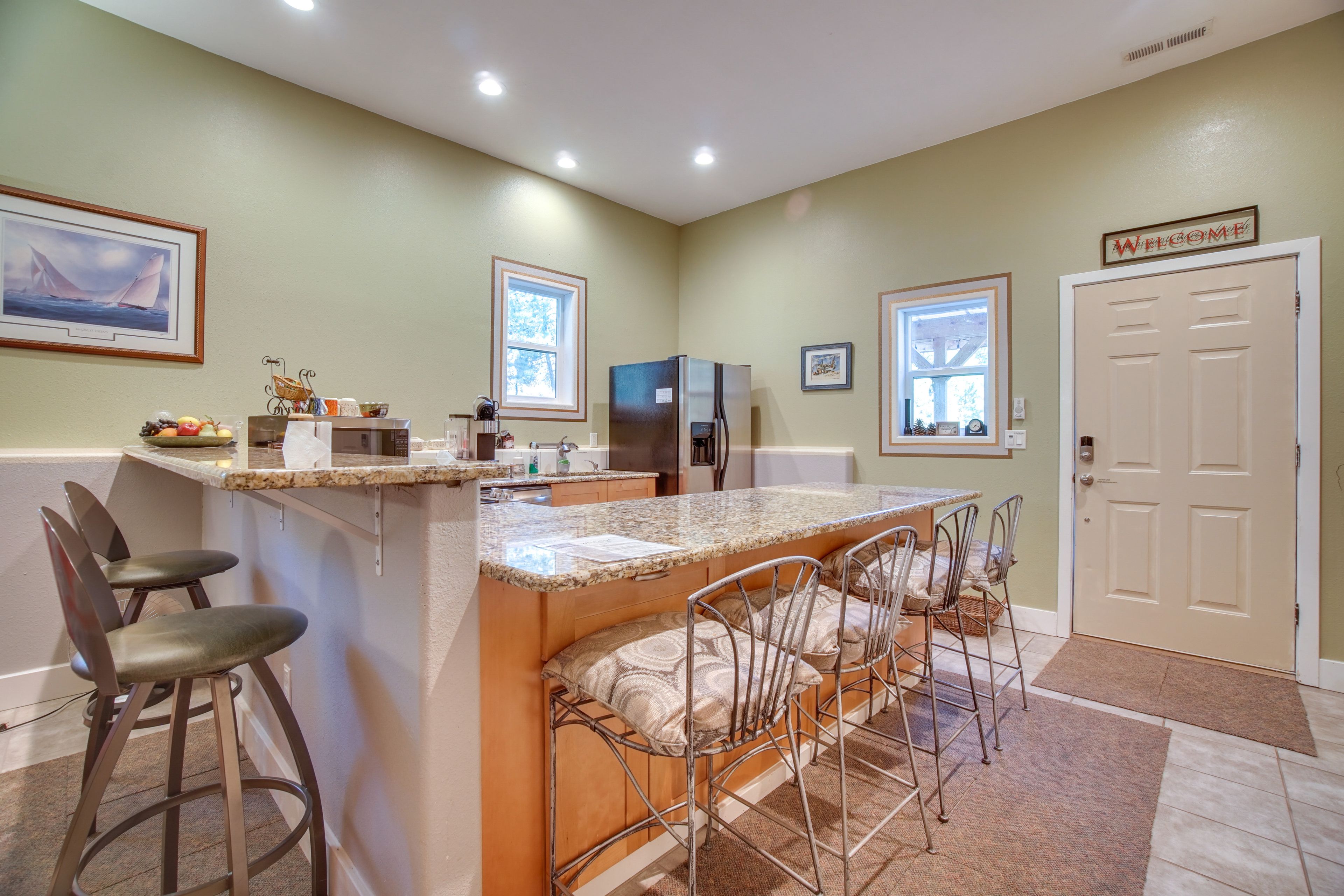 Fully Equipped Kitchen | Blender | Crock-Pot | Coffee Maker