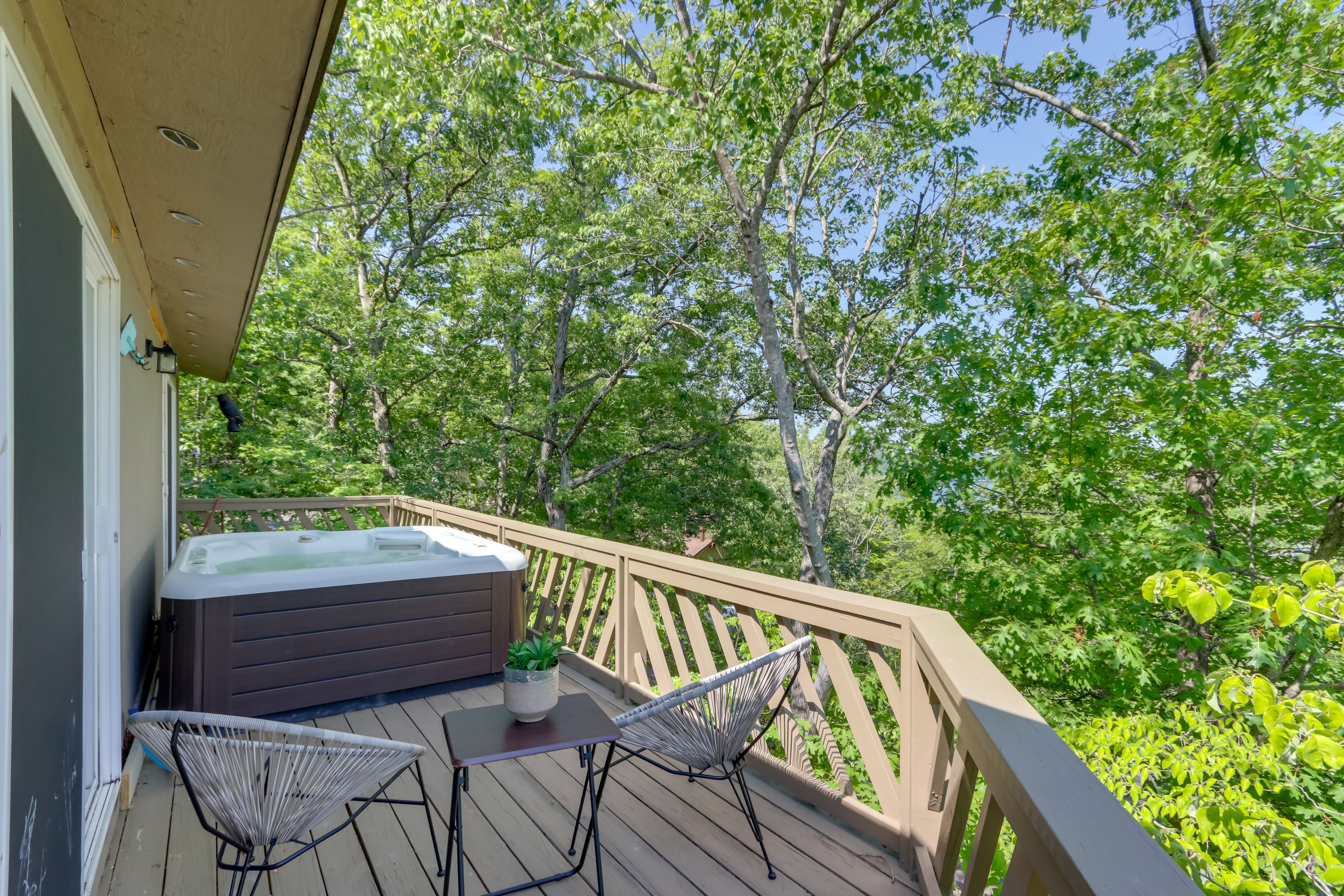 Deck | Private Hot Tub