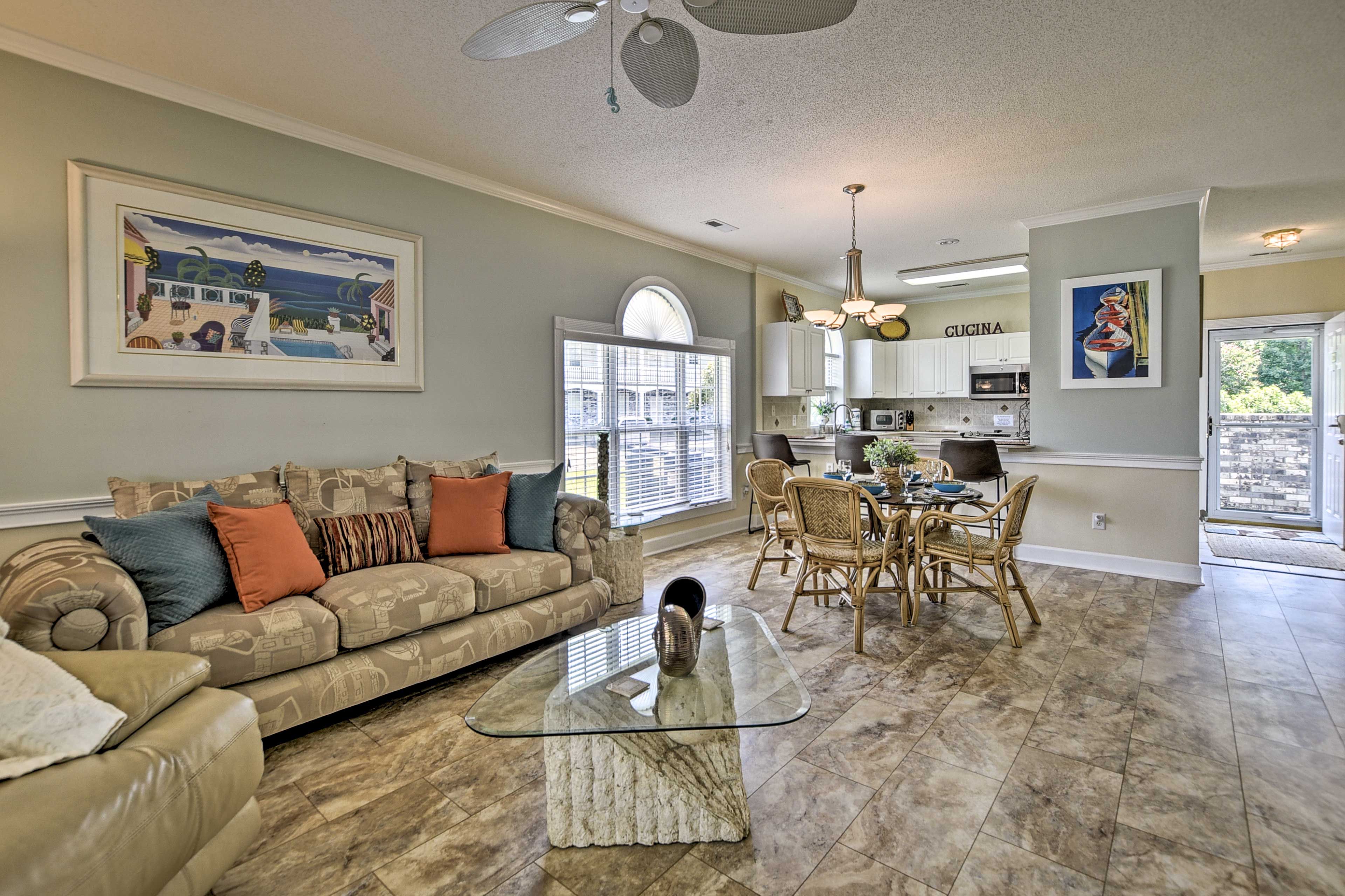Living Room | Central A/C & Heat | Cable Access