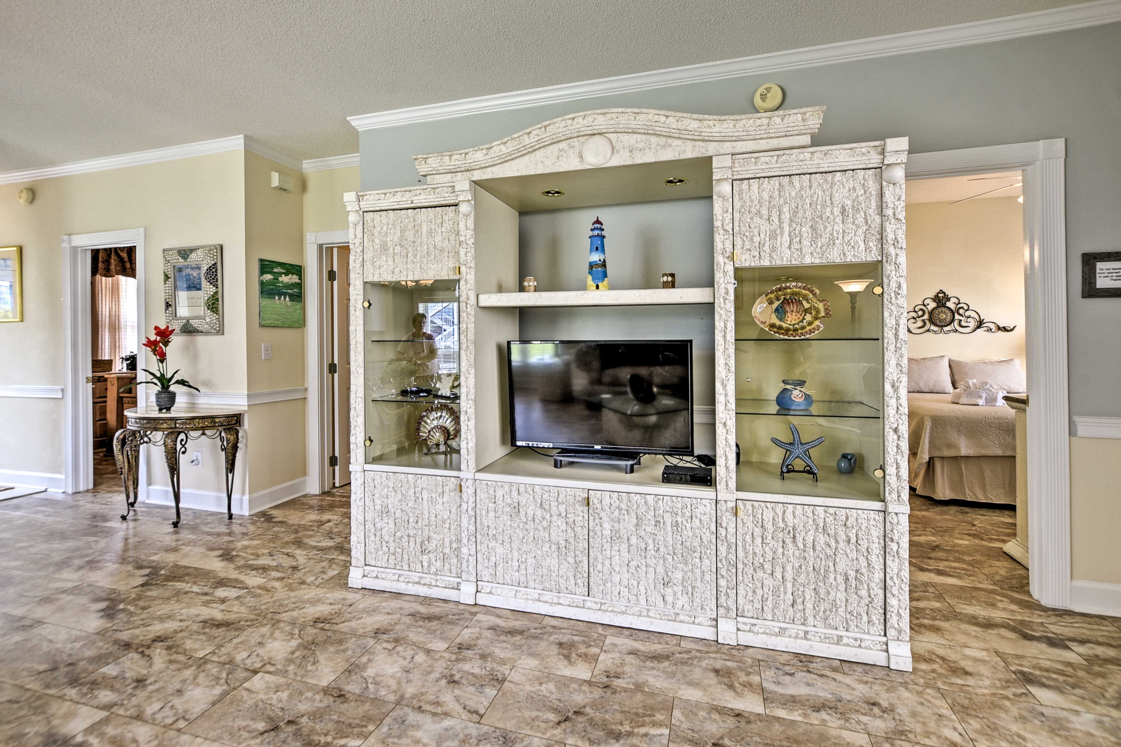 Living Room | Open Floorplan | Natural Light