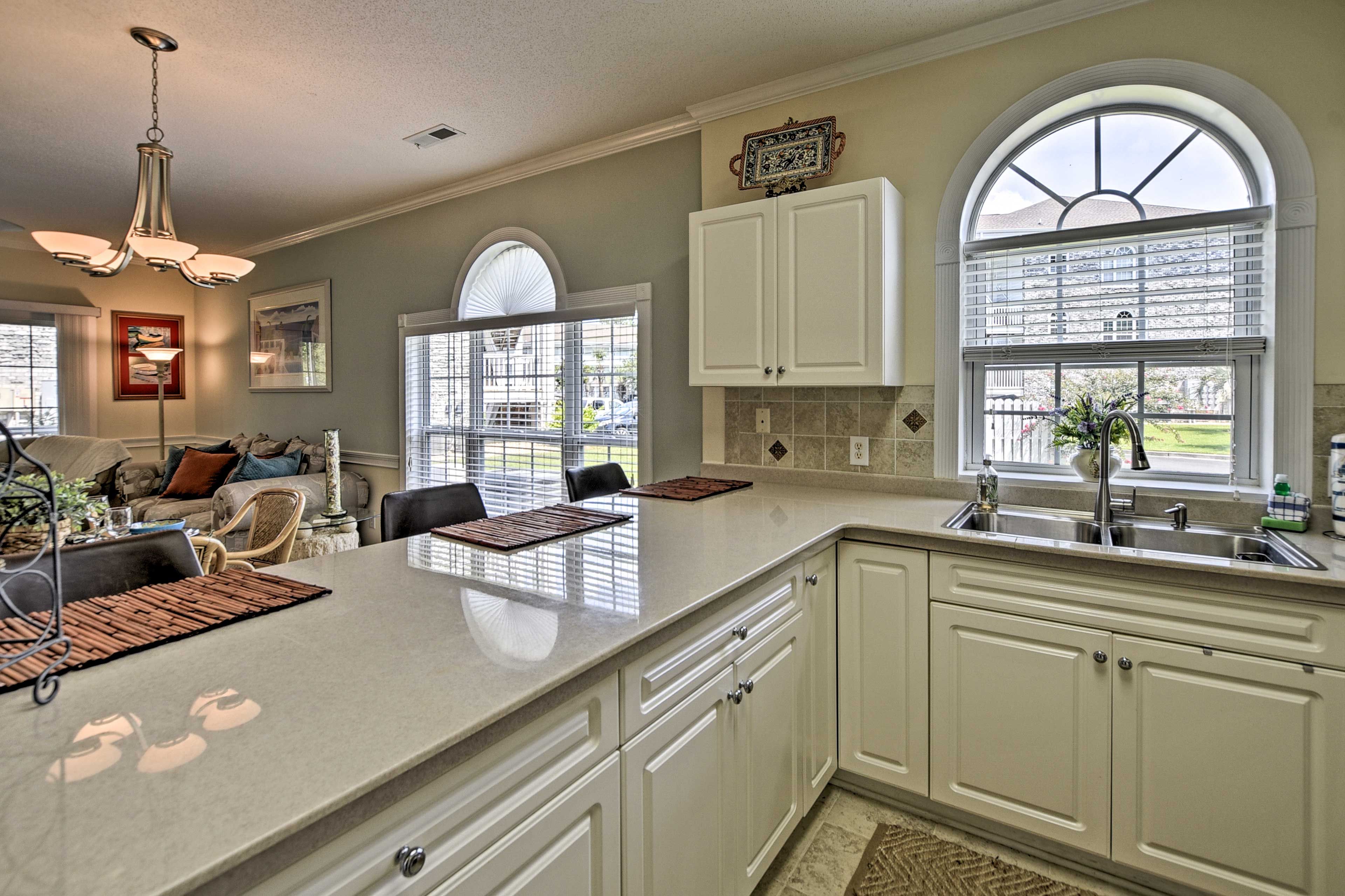 Fully Equipped Kitchen | Toaster Oven | Blender