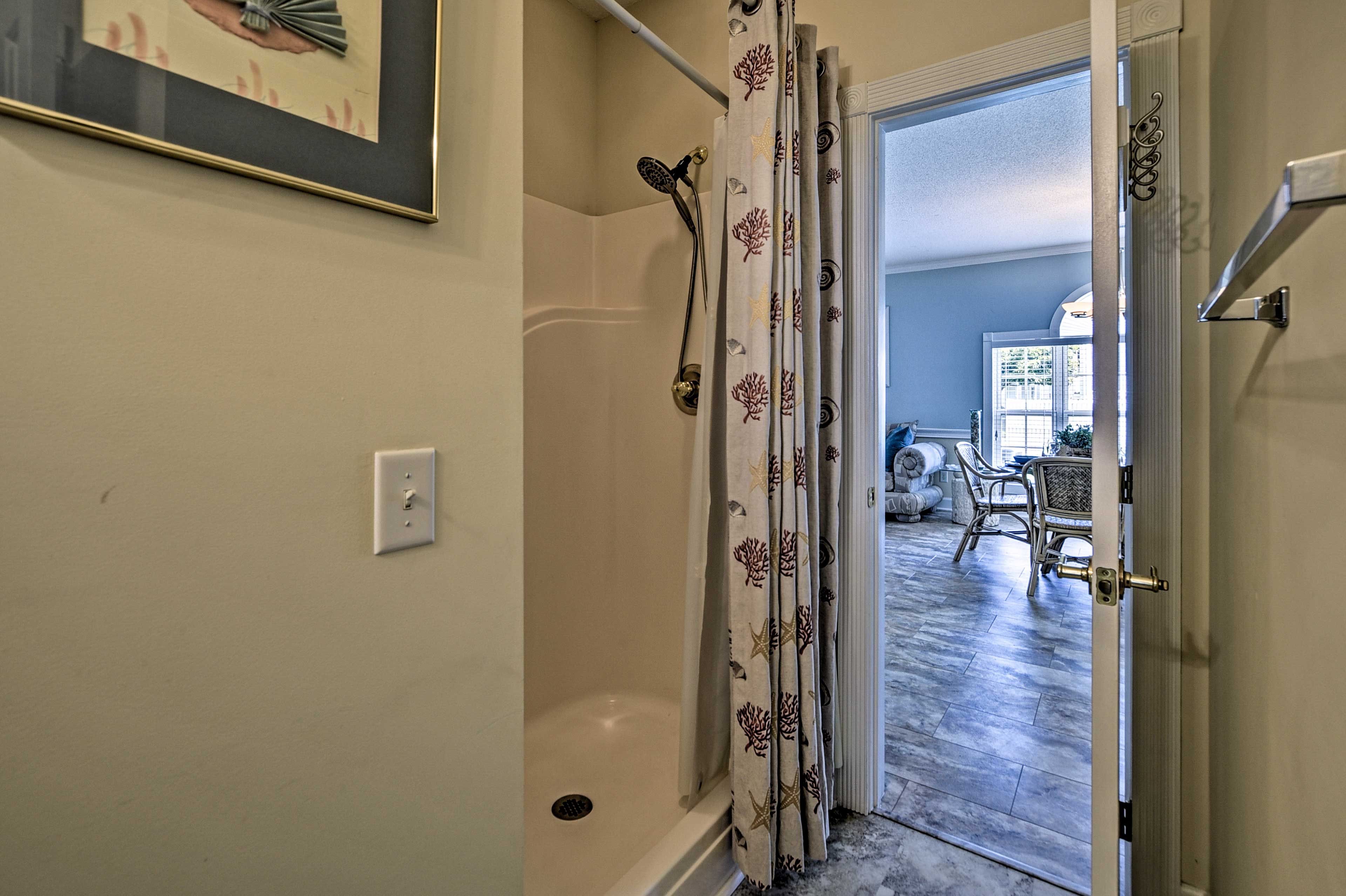 En-Suite Bathroom | Hair Dryer | Towels Provided