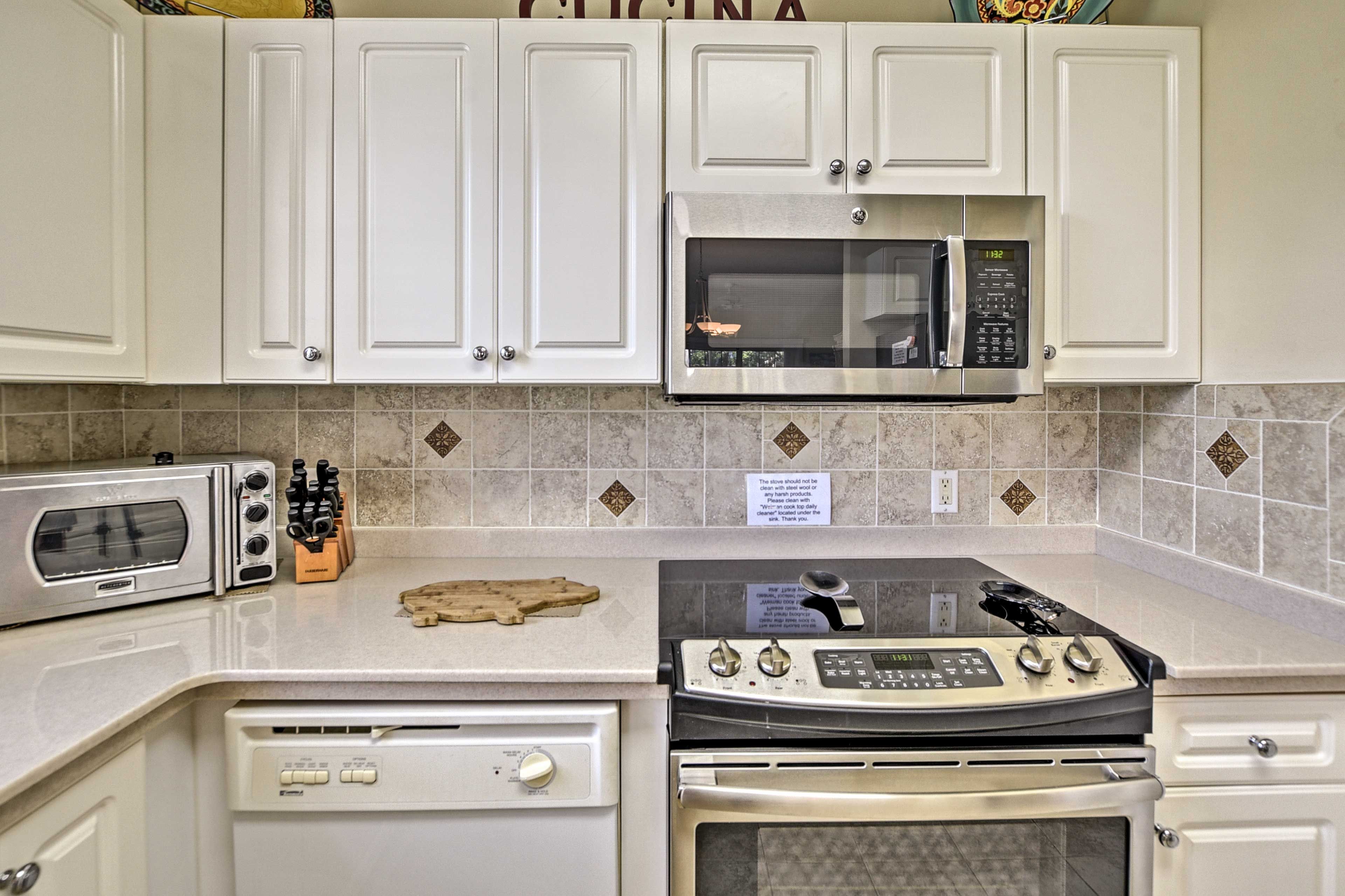 Fully Equipped Kitchen | Breakfast Bar