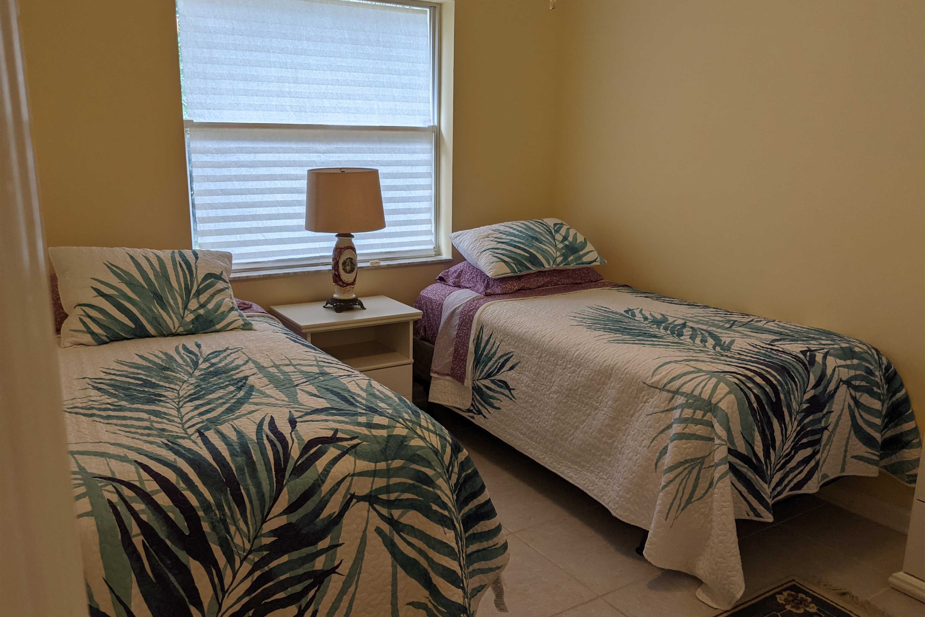 Bedroom 2 | 2 Twin Beds