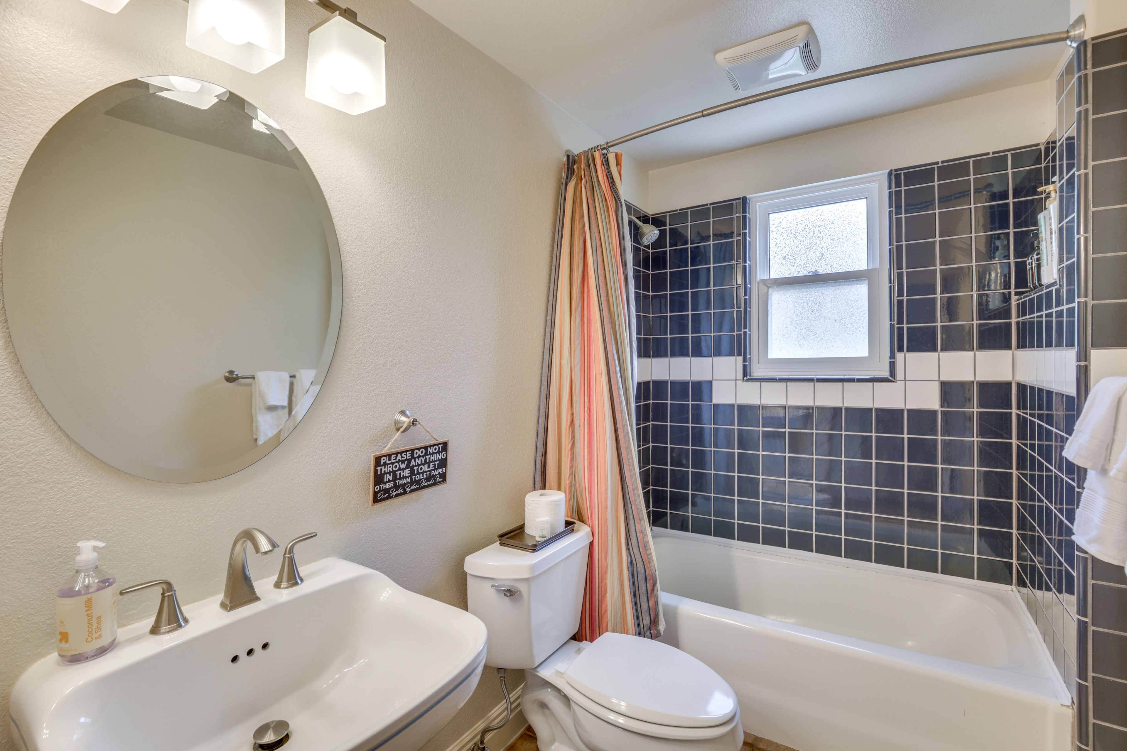 Full Bathroom | Upper Level