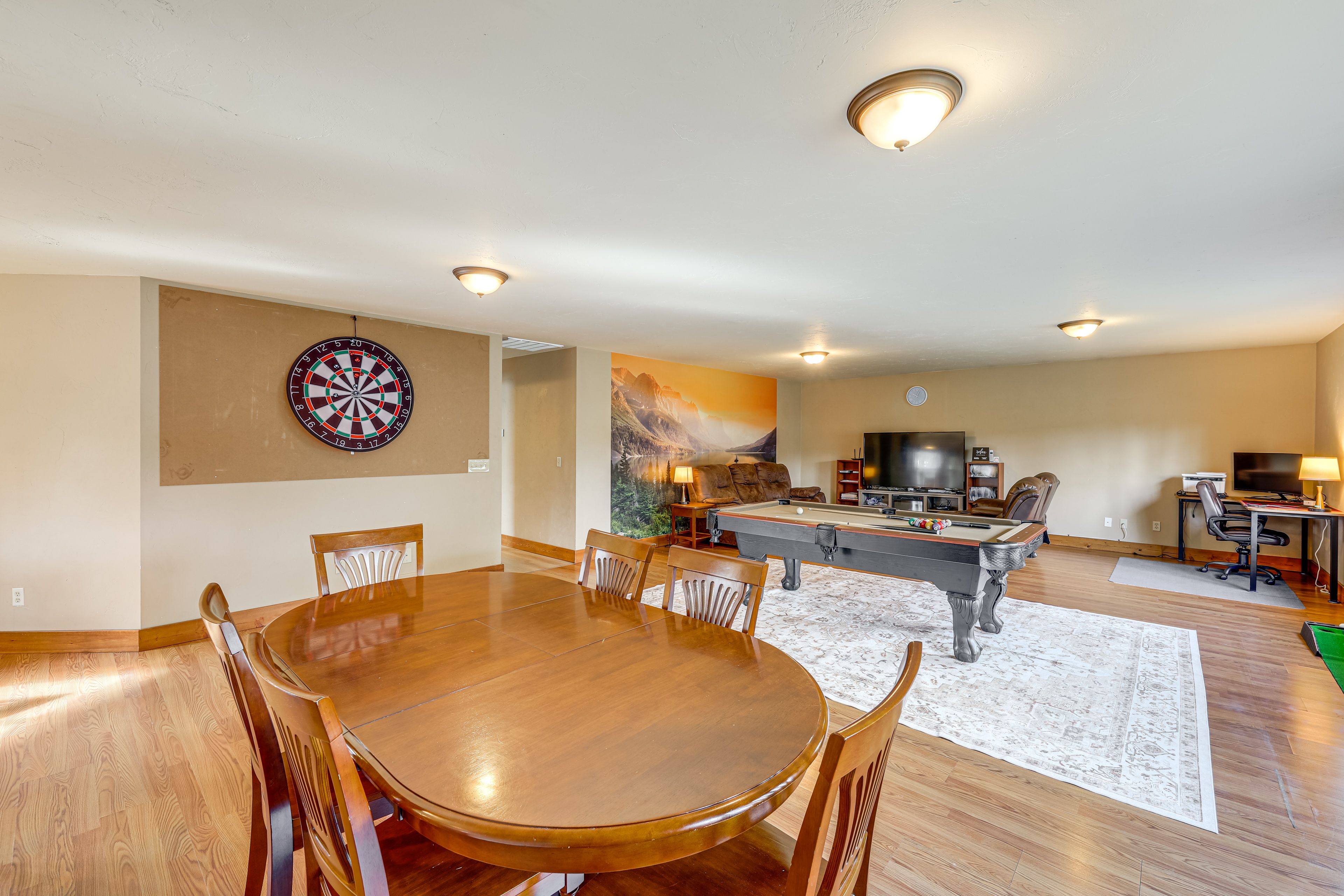 Dining Area | Dishes & Flatware Provided