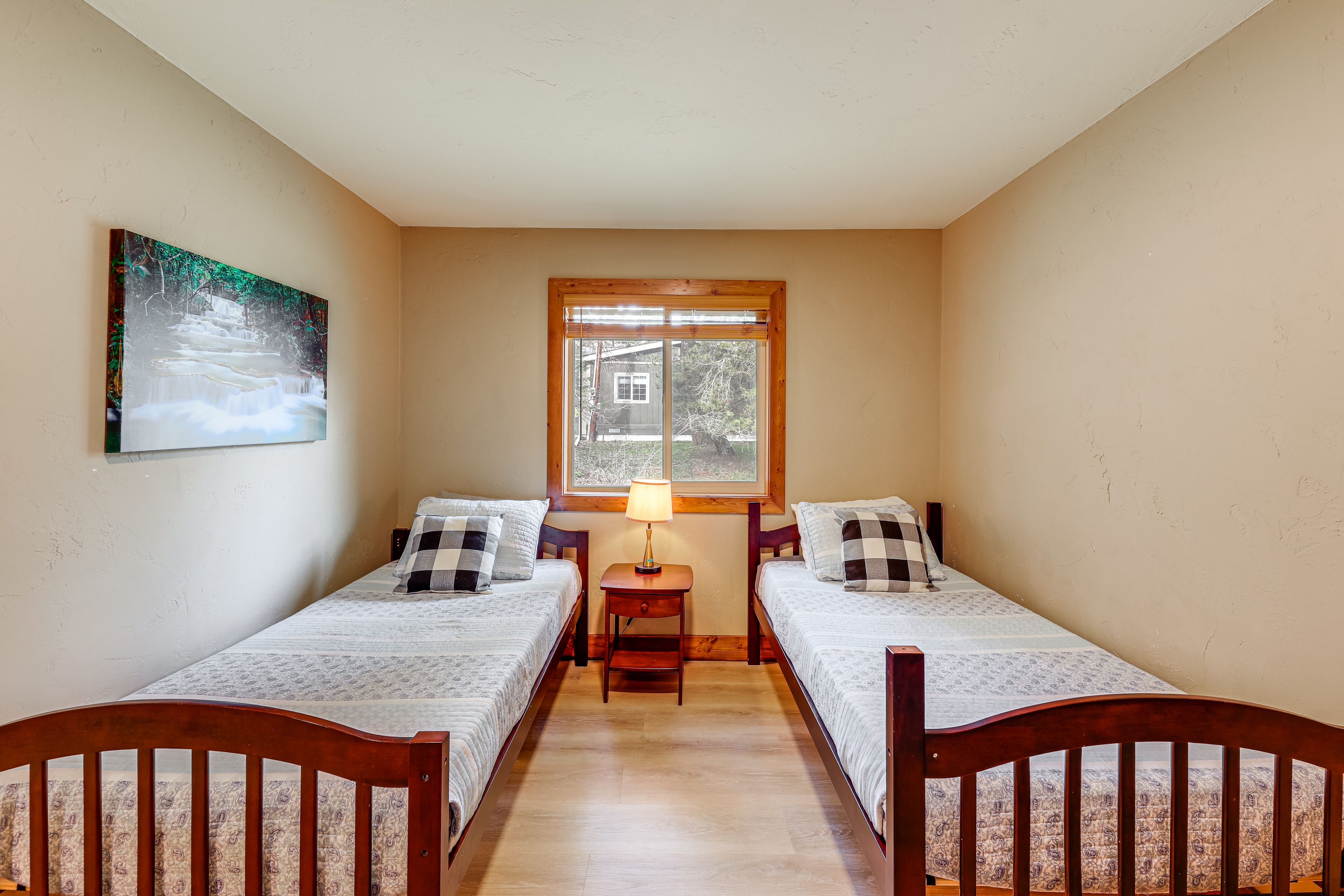 Bedroom 4 | 2 Twin Beds