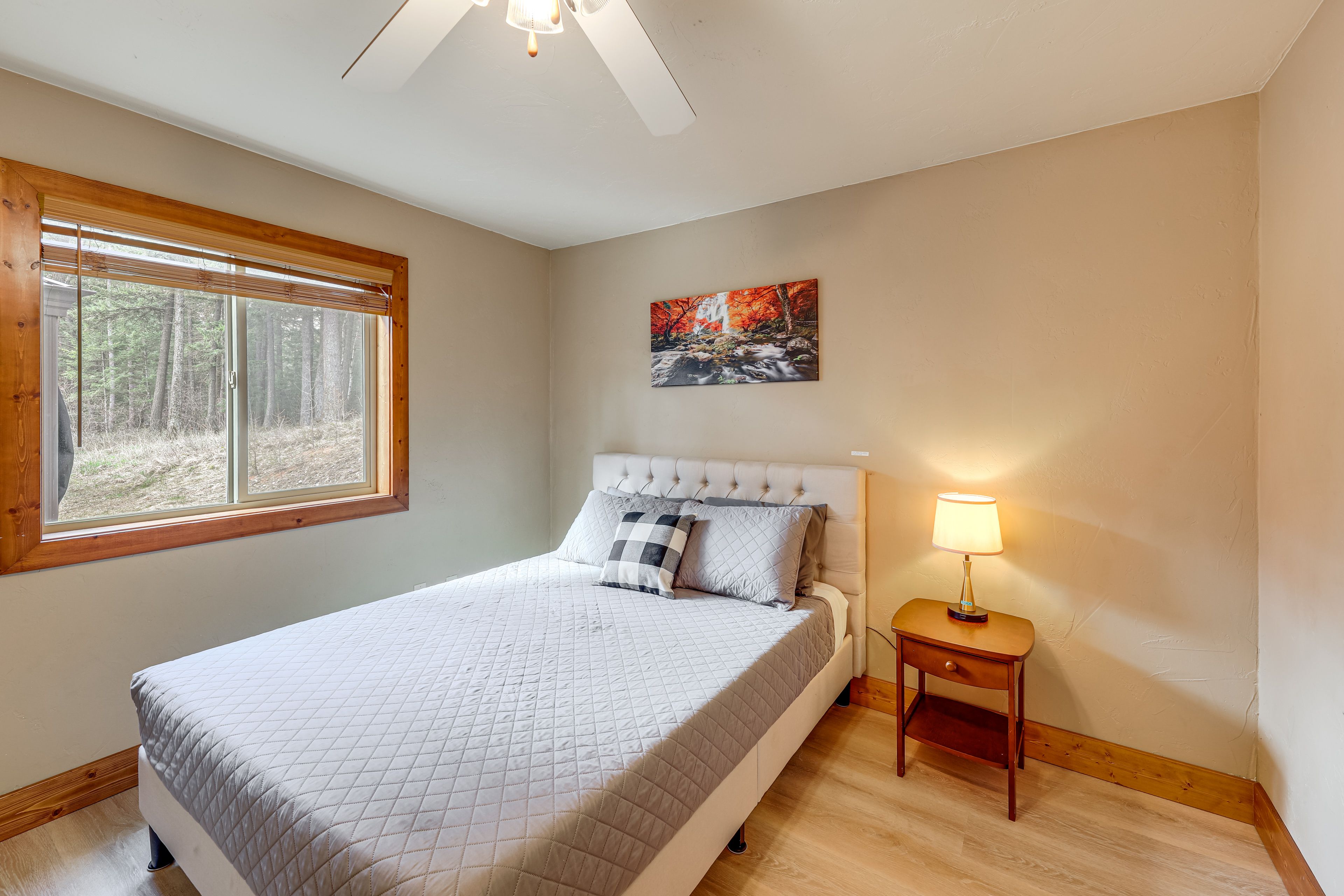 Bedroom 3 | Queen Bed