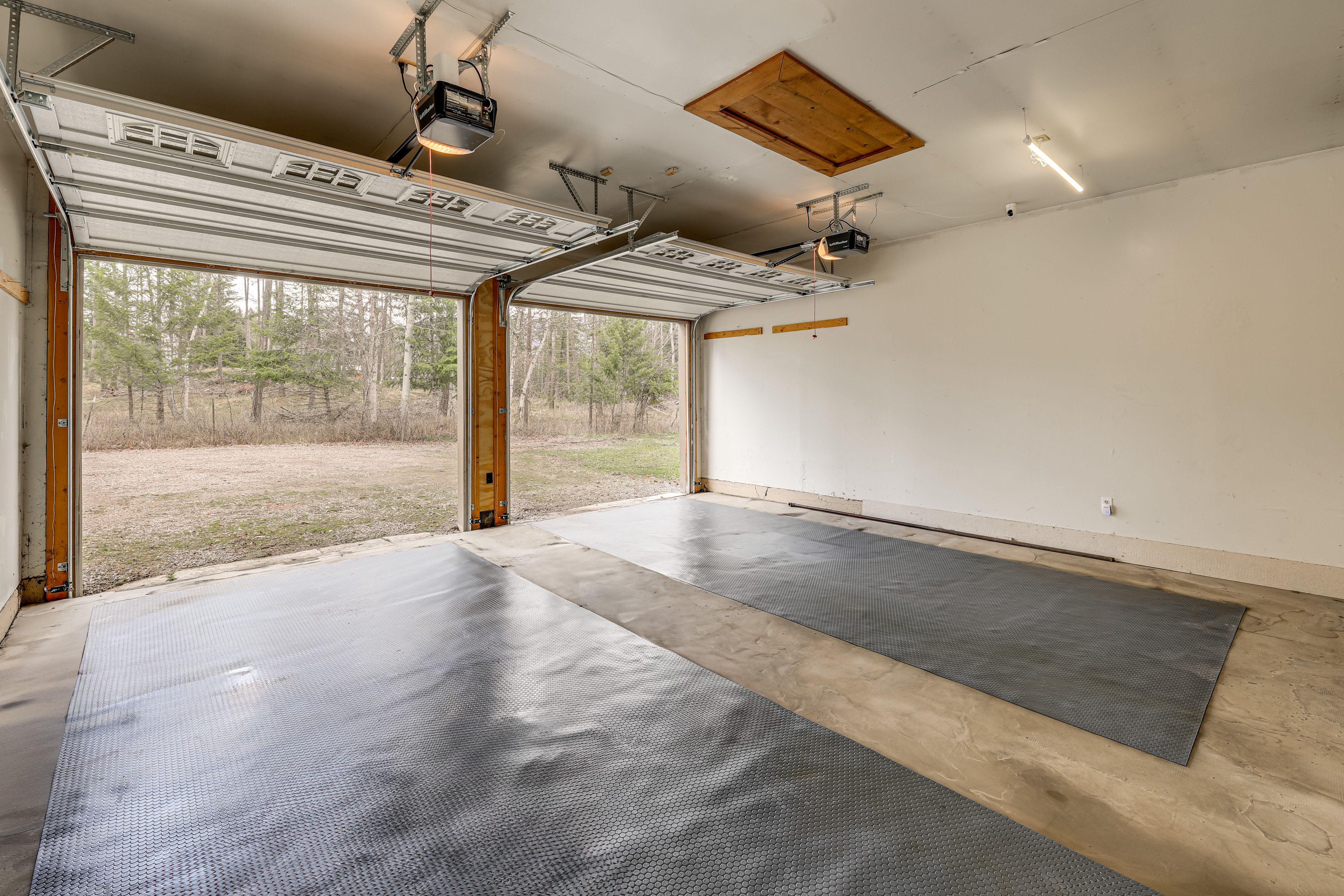 Garage Parking (2 Vehicles) | EV Charger