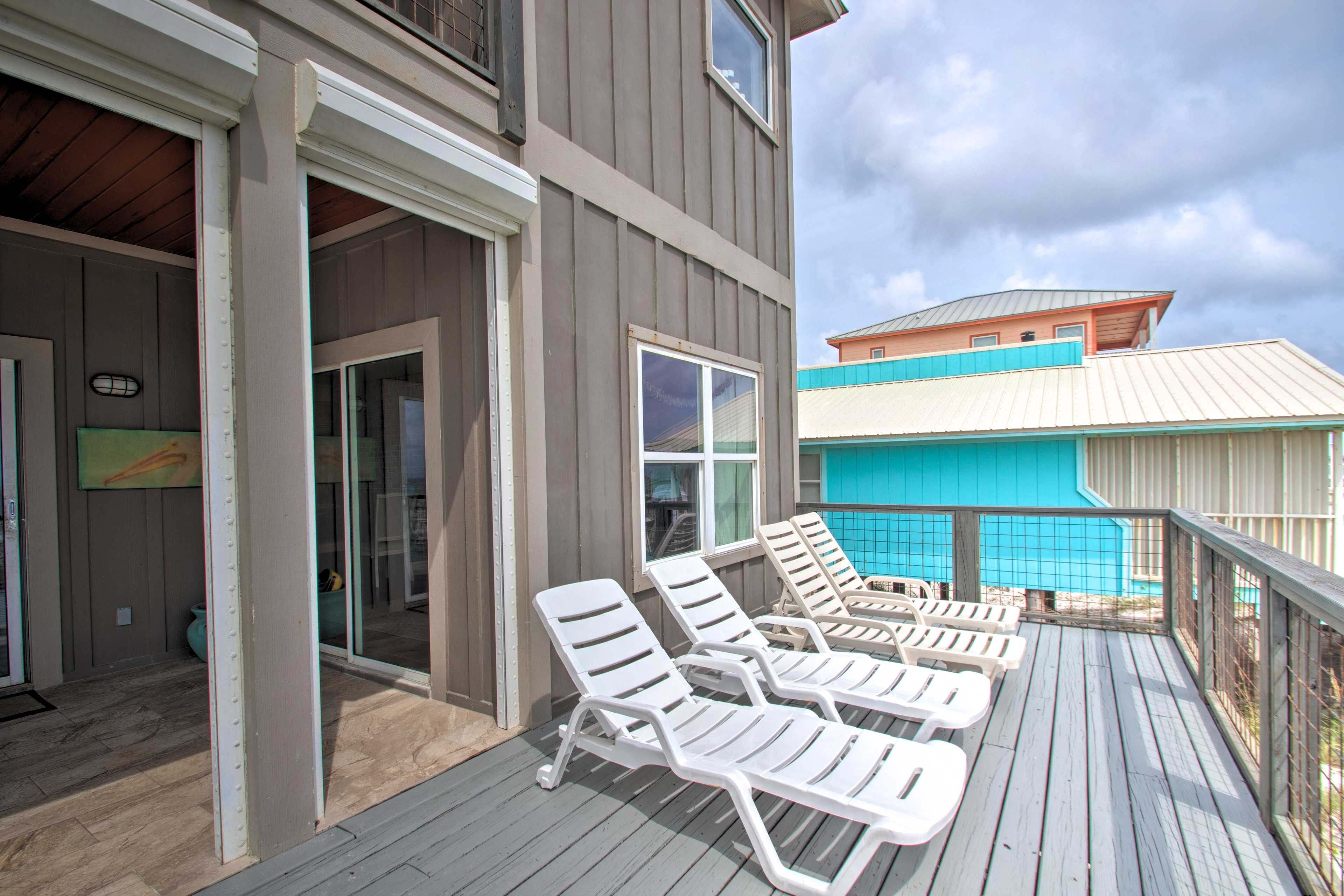 Fully Furnished Deck