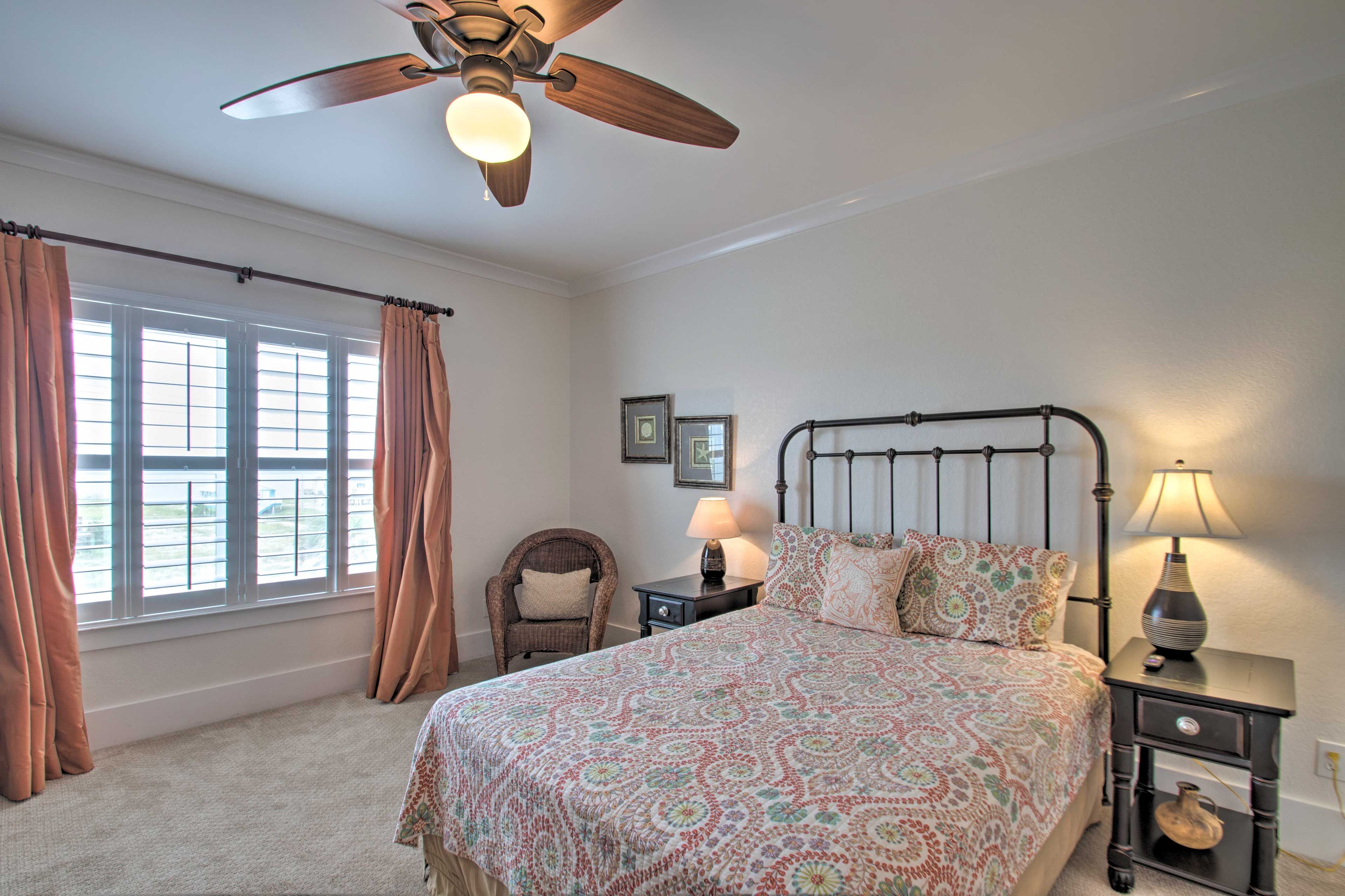 Bedroom 4 | Queen Bed | Twin Bed w/ Twin Trundle | En-Suite Bathroom