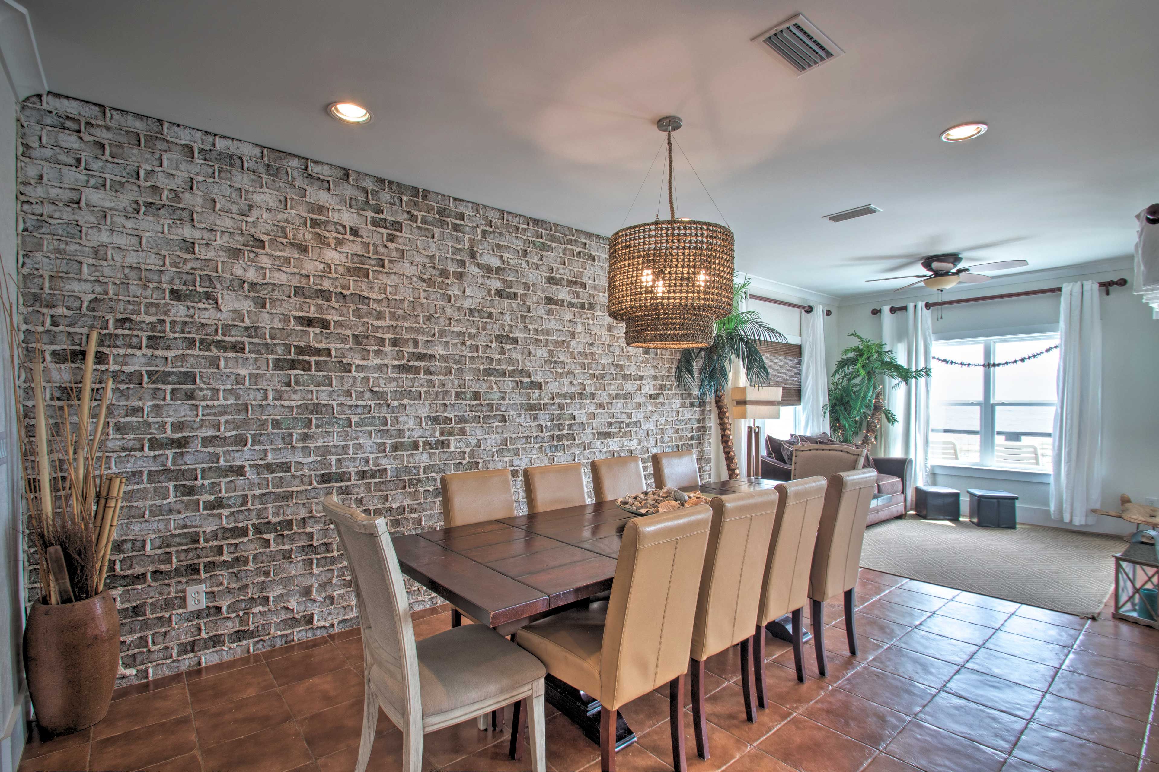 Dining Area | Dishware & Flatware Provided | Crock-Pot | Spices