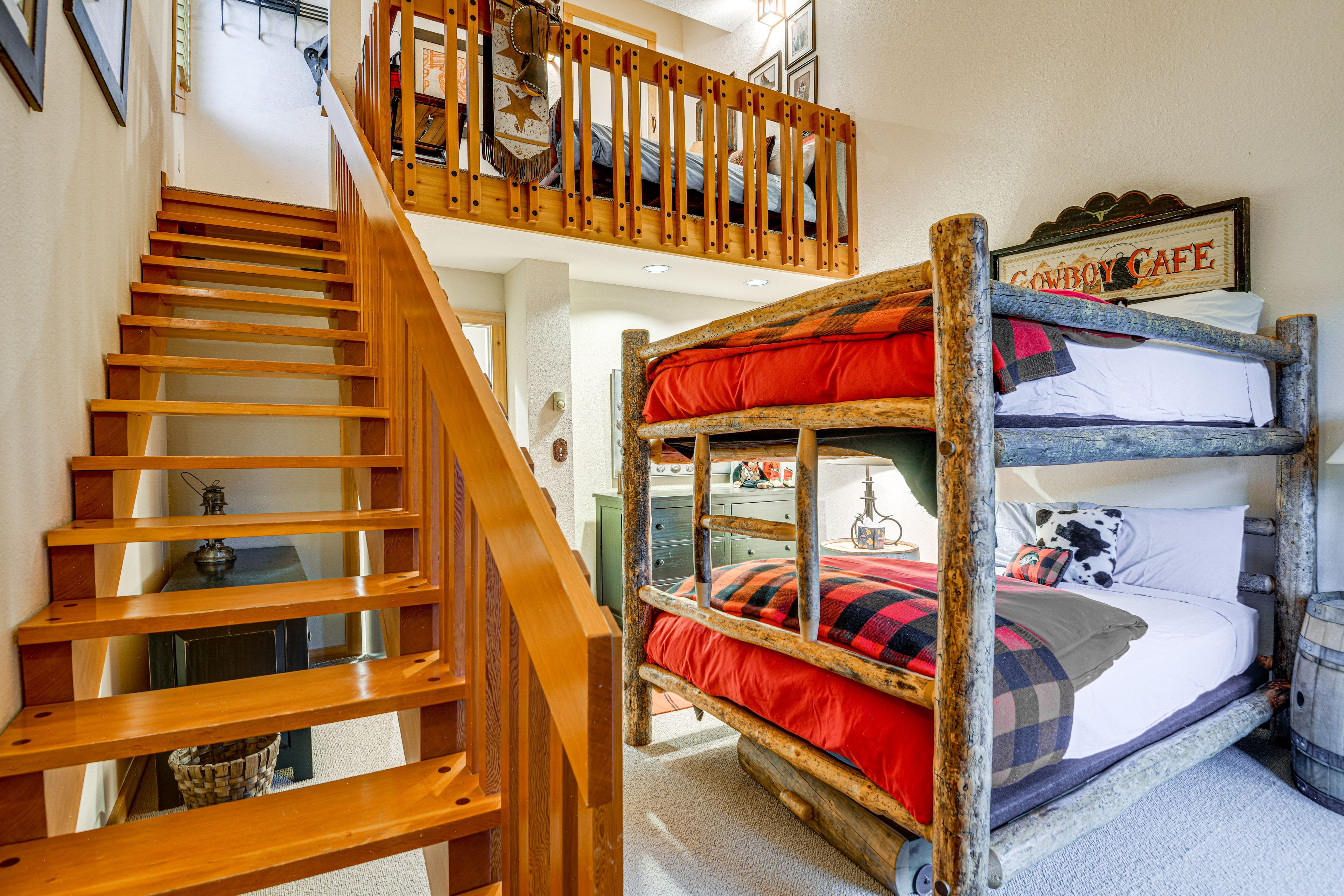 Bedroom 4 (Bunk Room | Twin/Full Bunk Bed | Lofted Twin Bed