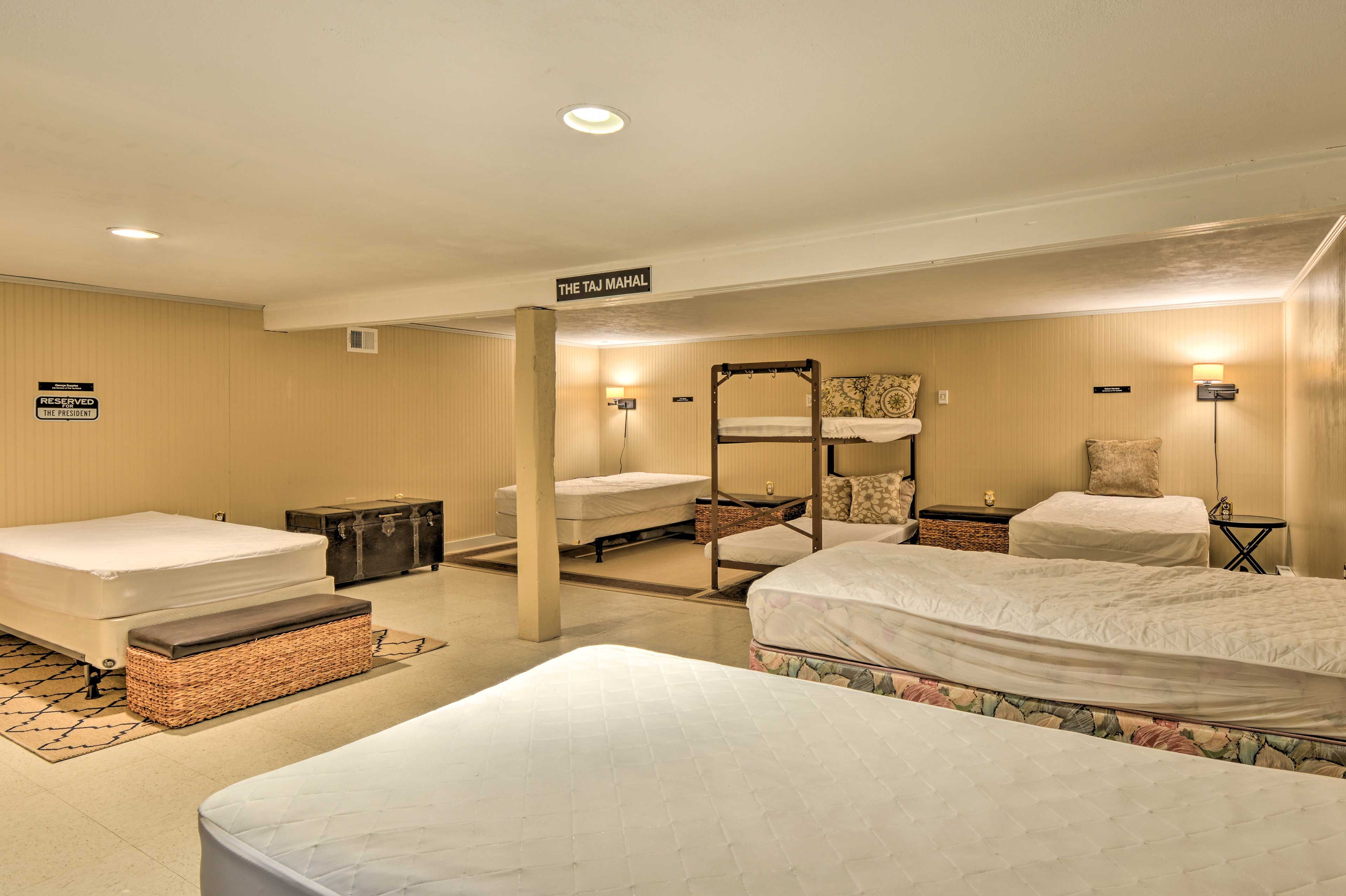 Bedroom 2 | Basement | Twin Bunk Bed | 5 Twin Beds