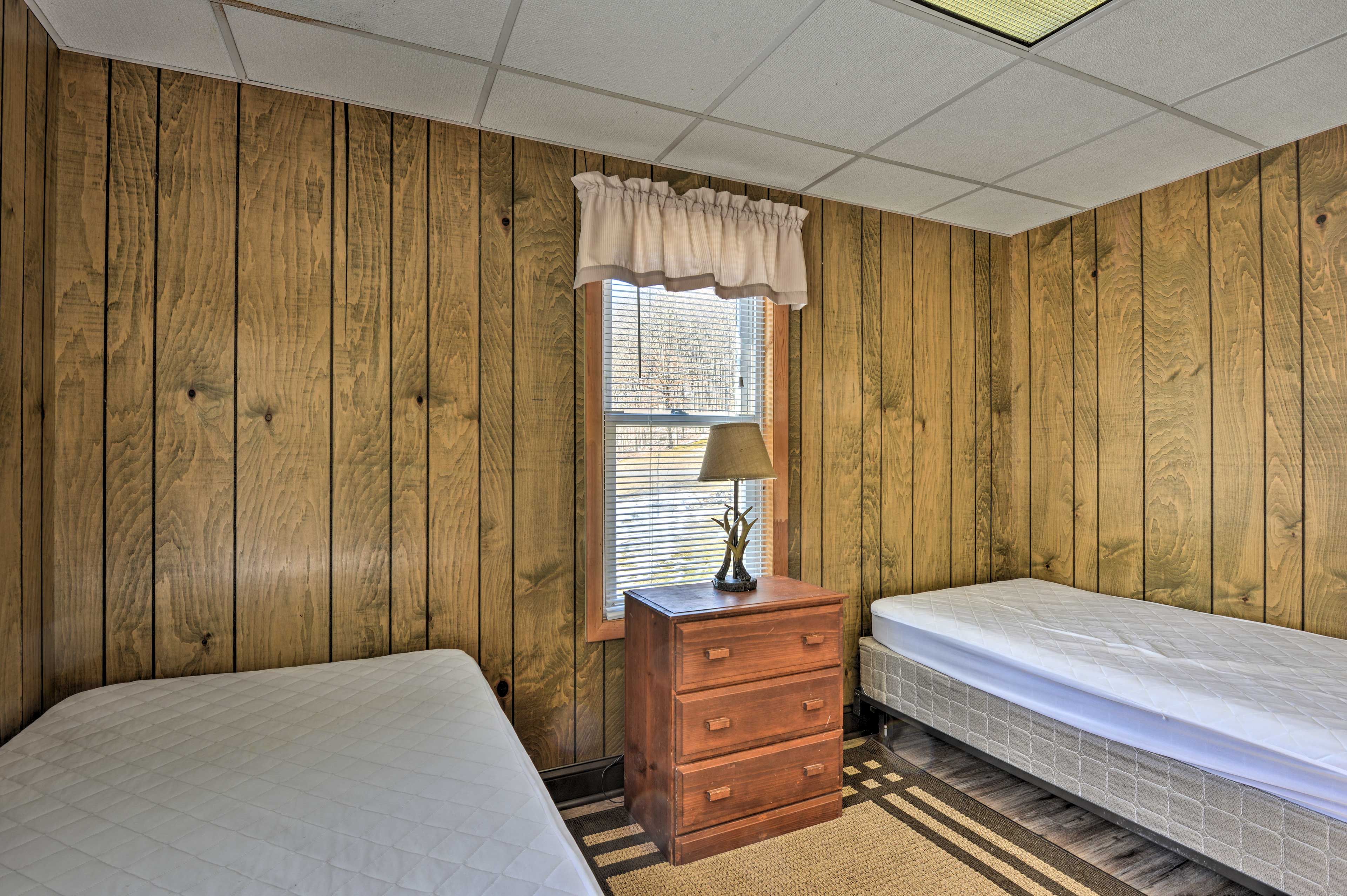 Bedroom 3 | 1st Floor | 2 Twin Beds