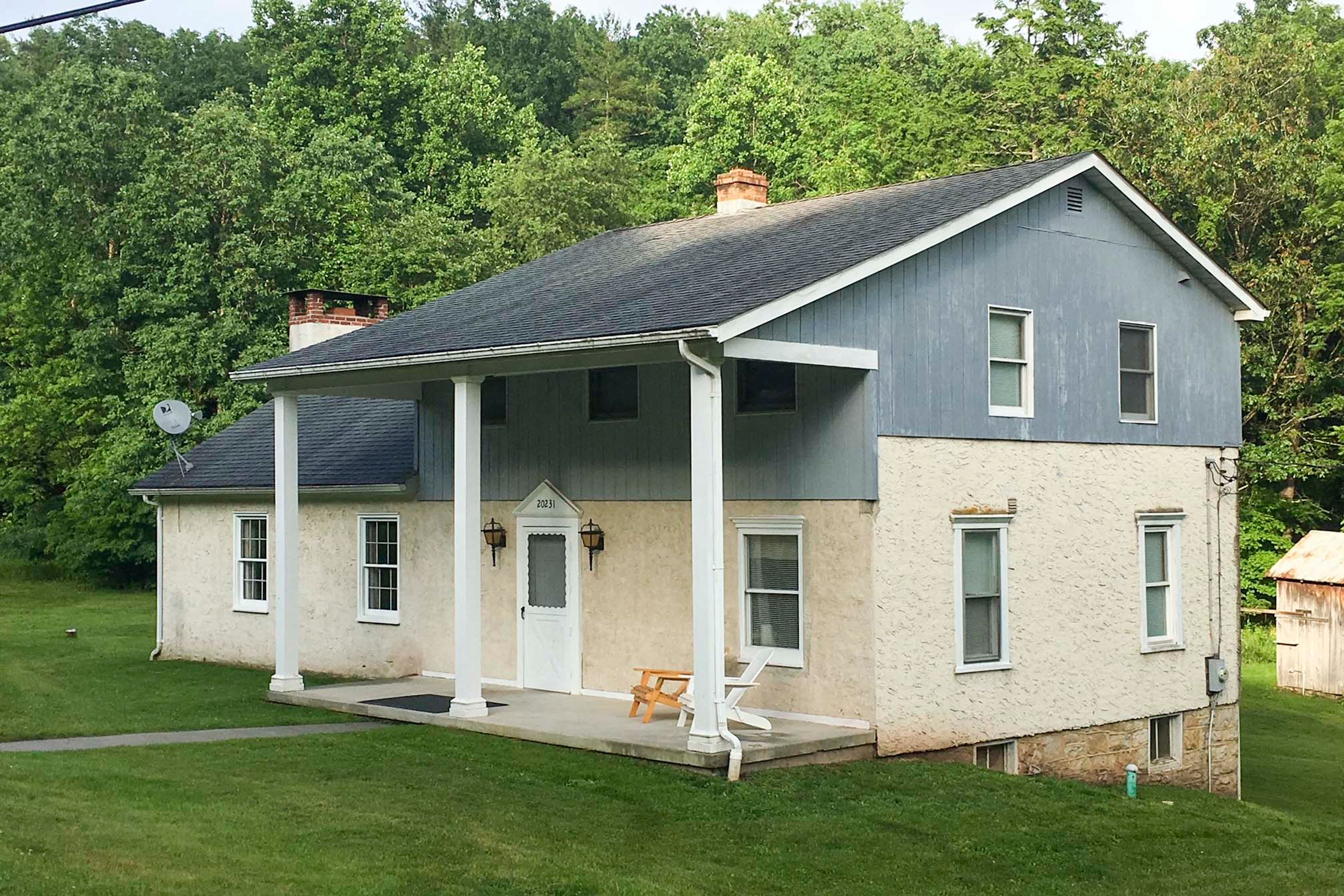Saxton Vacation Rental | 3BR | 2BA | 3 Stories | 2,200 Sq Ft