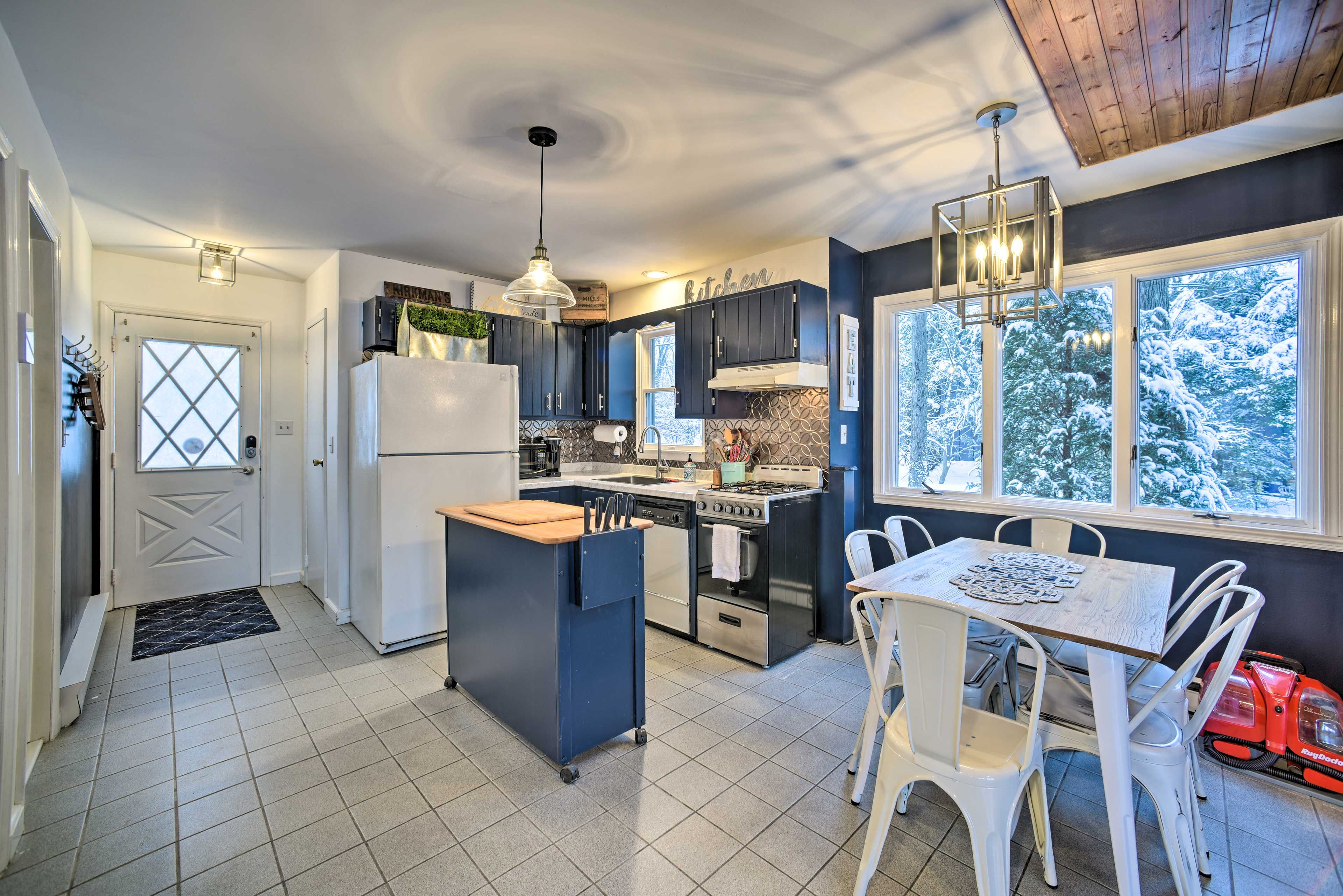 Kitchen | Fully Equipped | 1st Floor